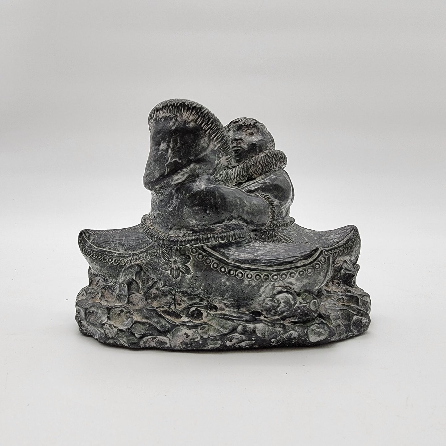 Vintage Wolf Original Soapstone Inuit Couple In Kayak Sculpture