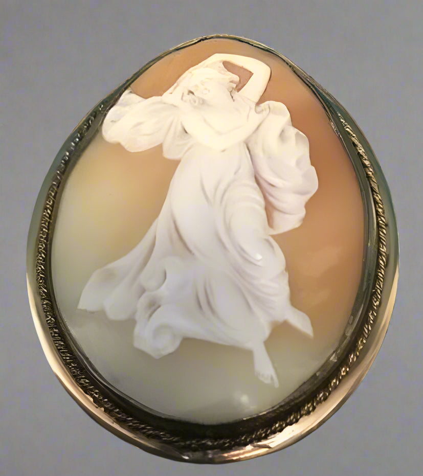 Antique Full Figure Shell Cameo 10K Gold