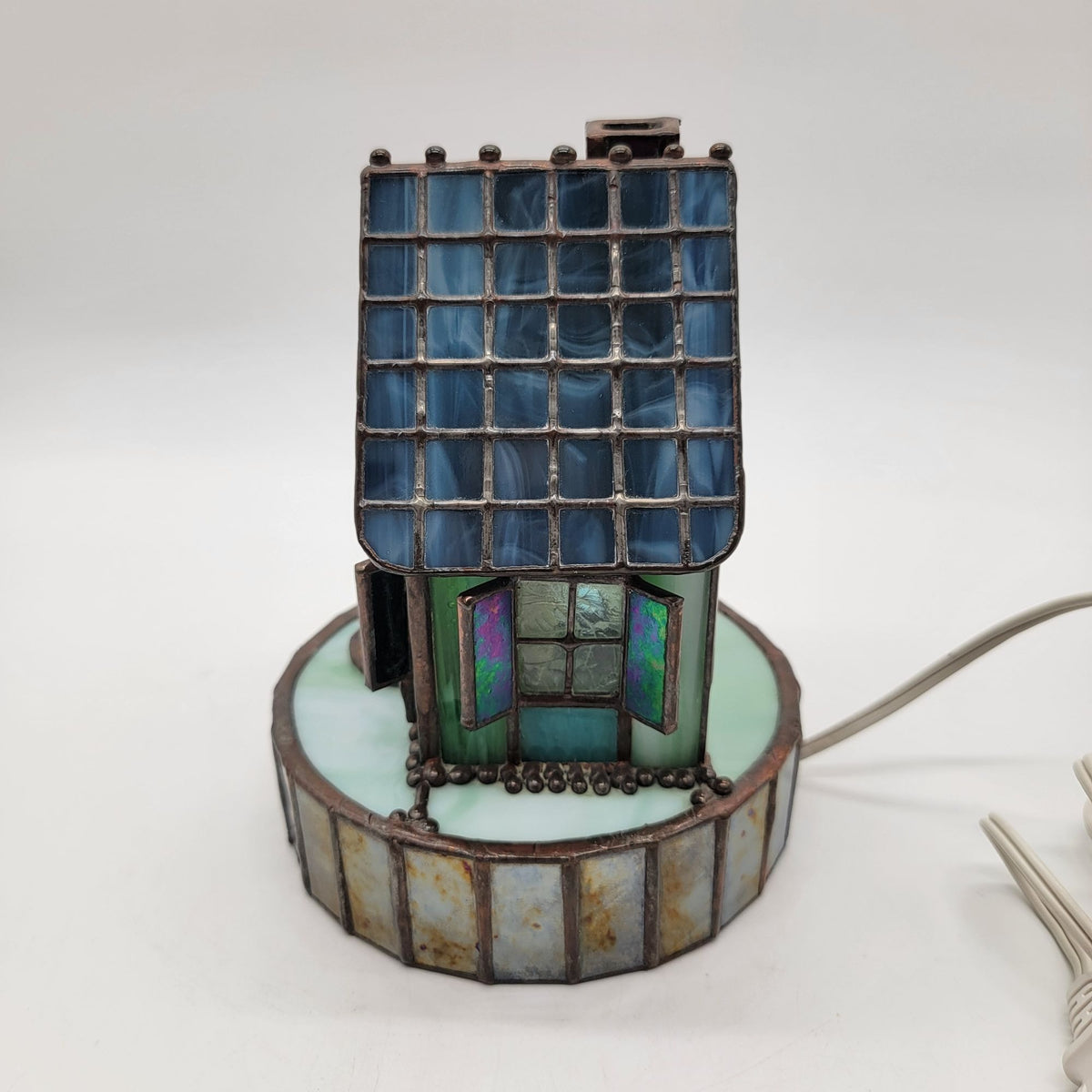 Bill Job’s "Vitreville" Collection Tiffany-Style Stained Glass House Lamp