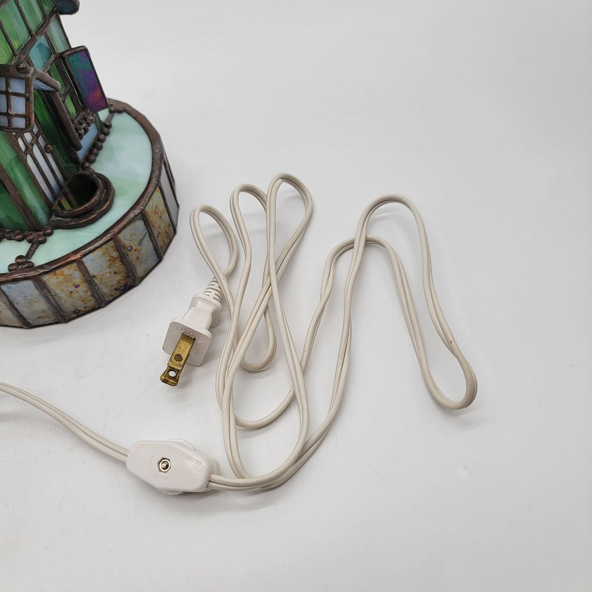 Bill Job’s "Vitreville" Collection Tiffany-Style Stained Glass House Lamp