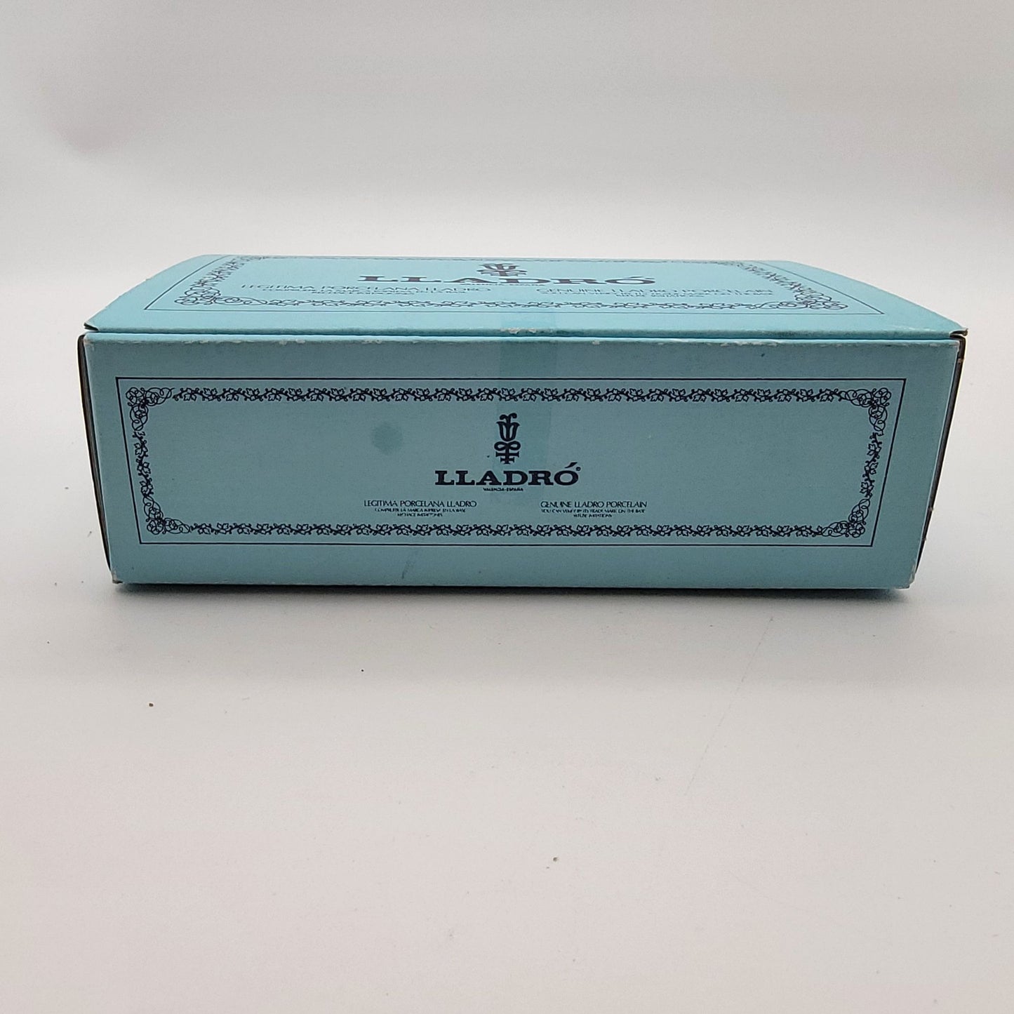 Lladro Porcelain Miniature Holy Family Nativity Ornament Set #5657 in Original Box