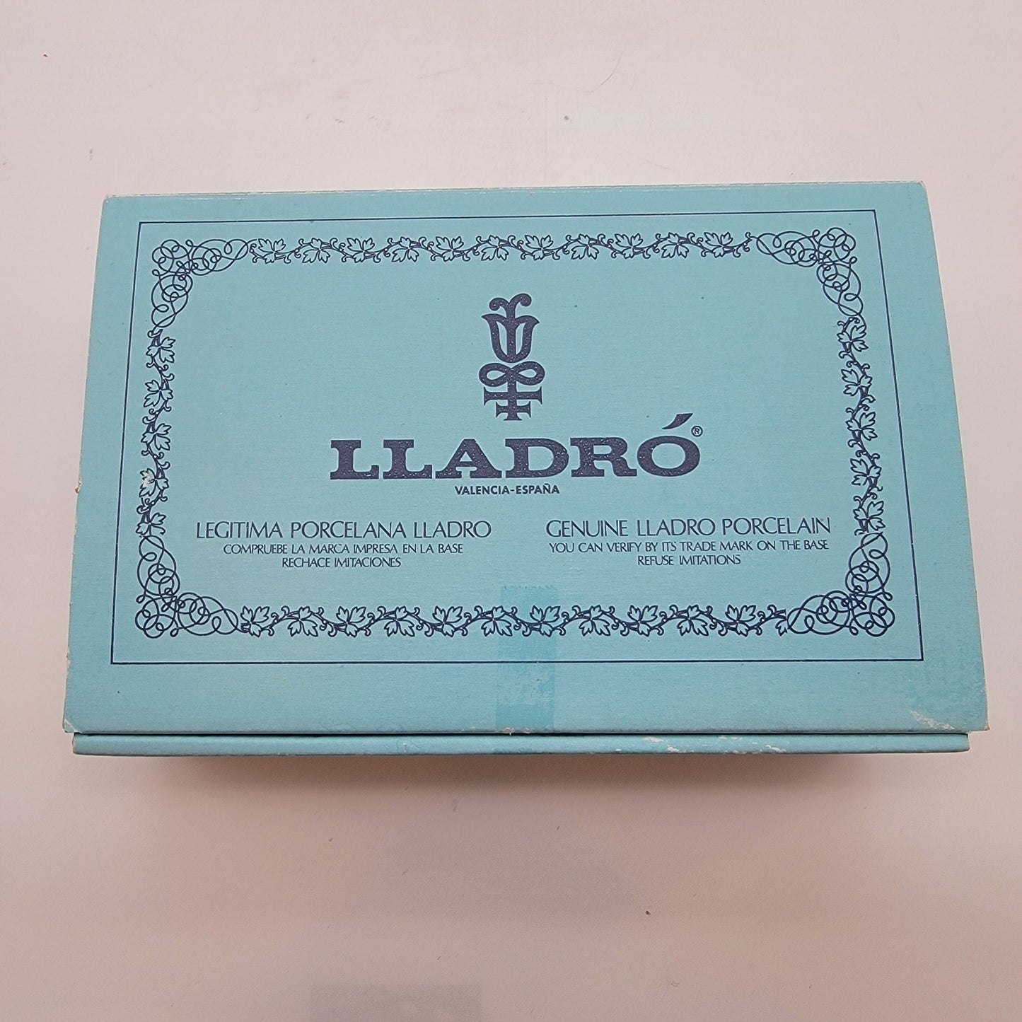 Lladro Porcelain Miniature Holy Family Nativity Ornament Set #5657 in Original Box