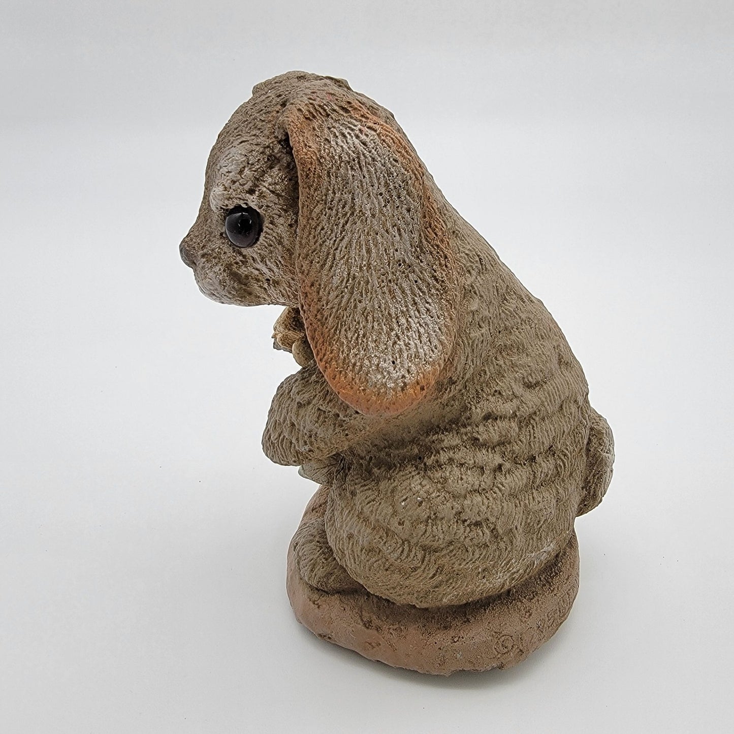 Henri Studio 1995 Cast Stone Bunny With Flower Sculpture Statue