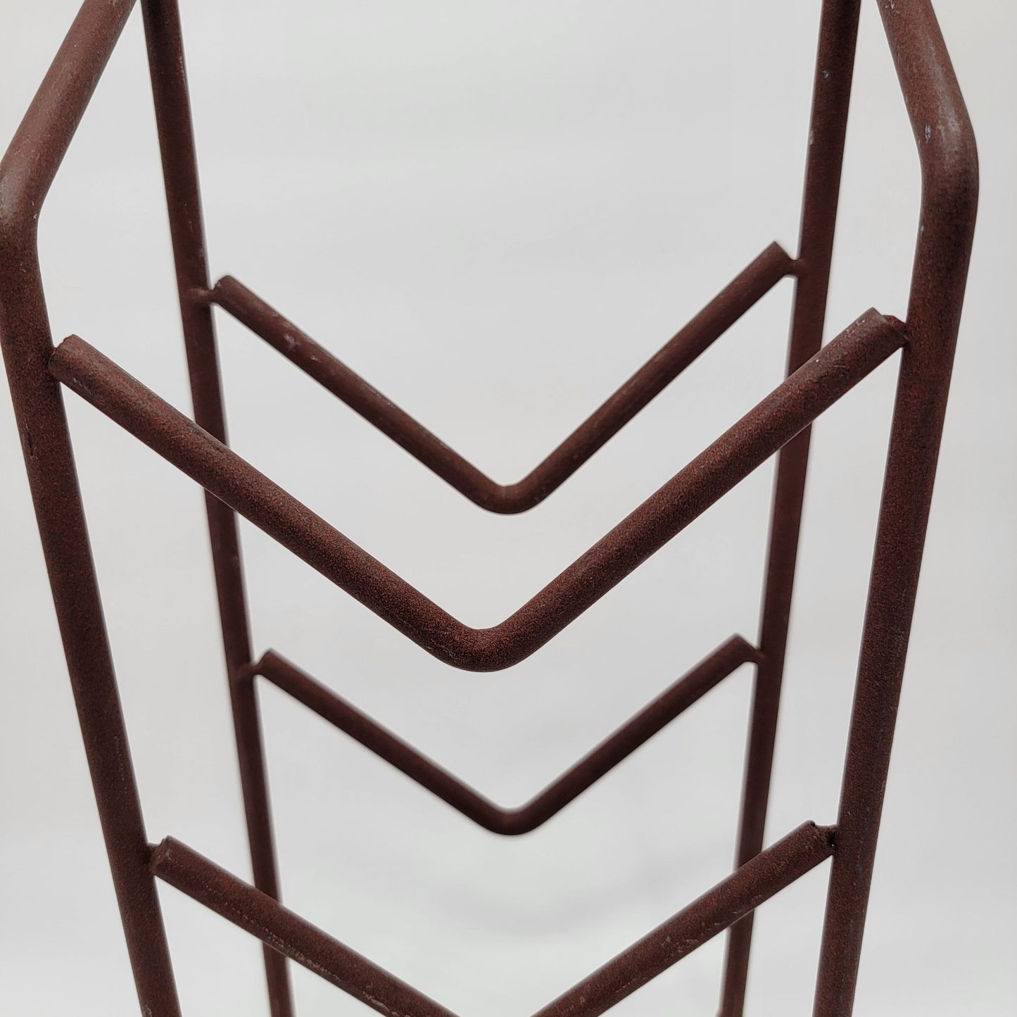 Vintage Metal Horse Wine Rack With 2-Tier Design