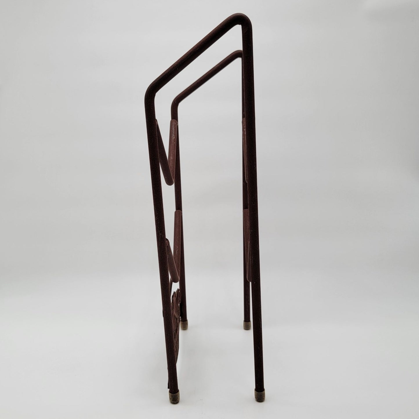 Vintage Metal Horse Wine Rack With 2-Tier Design