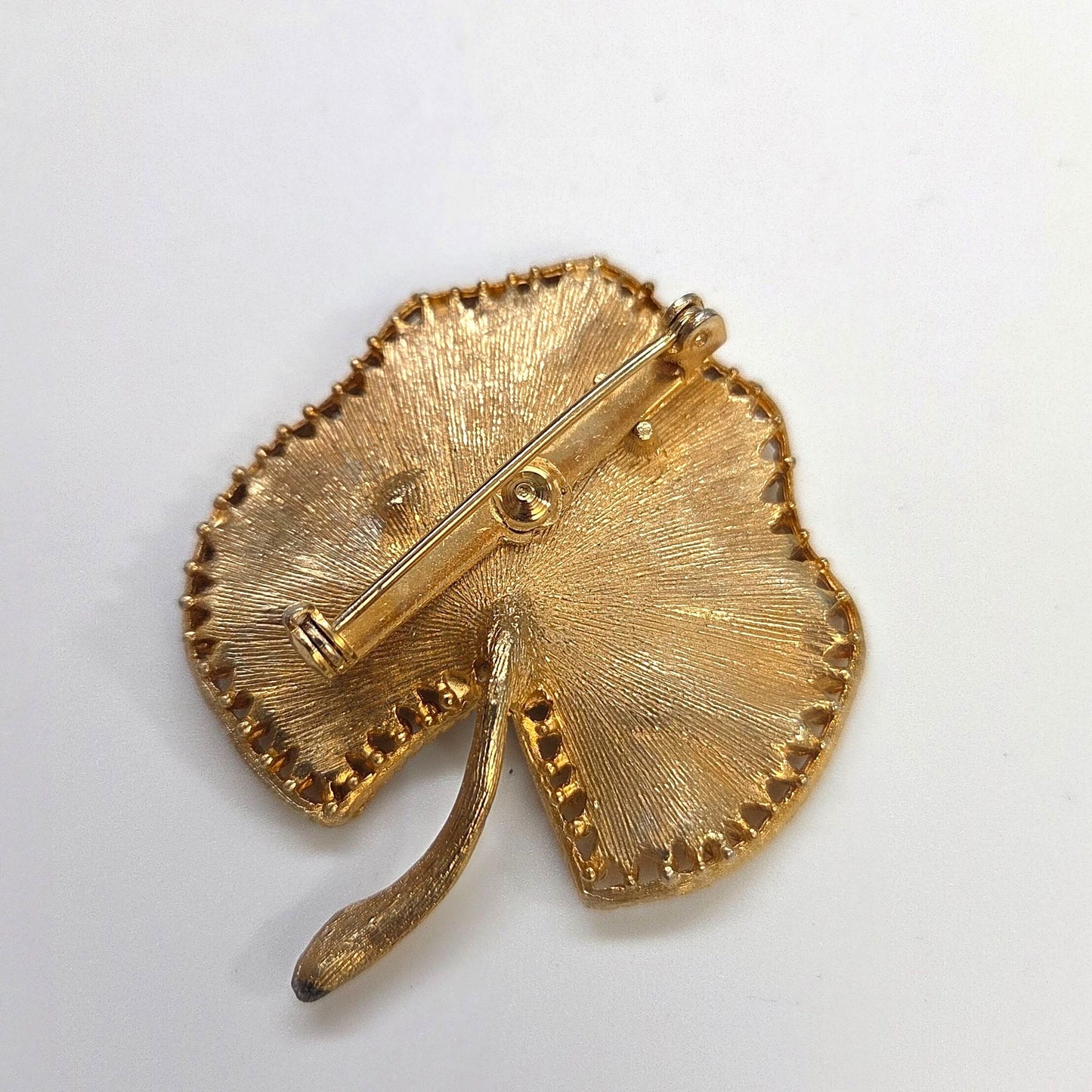 Vintage Brushed Gold-Tone Lily Pad Brooch Faux Pearl Accent