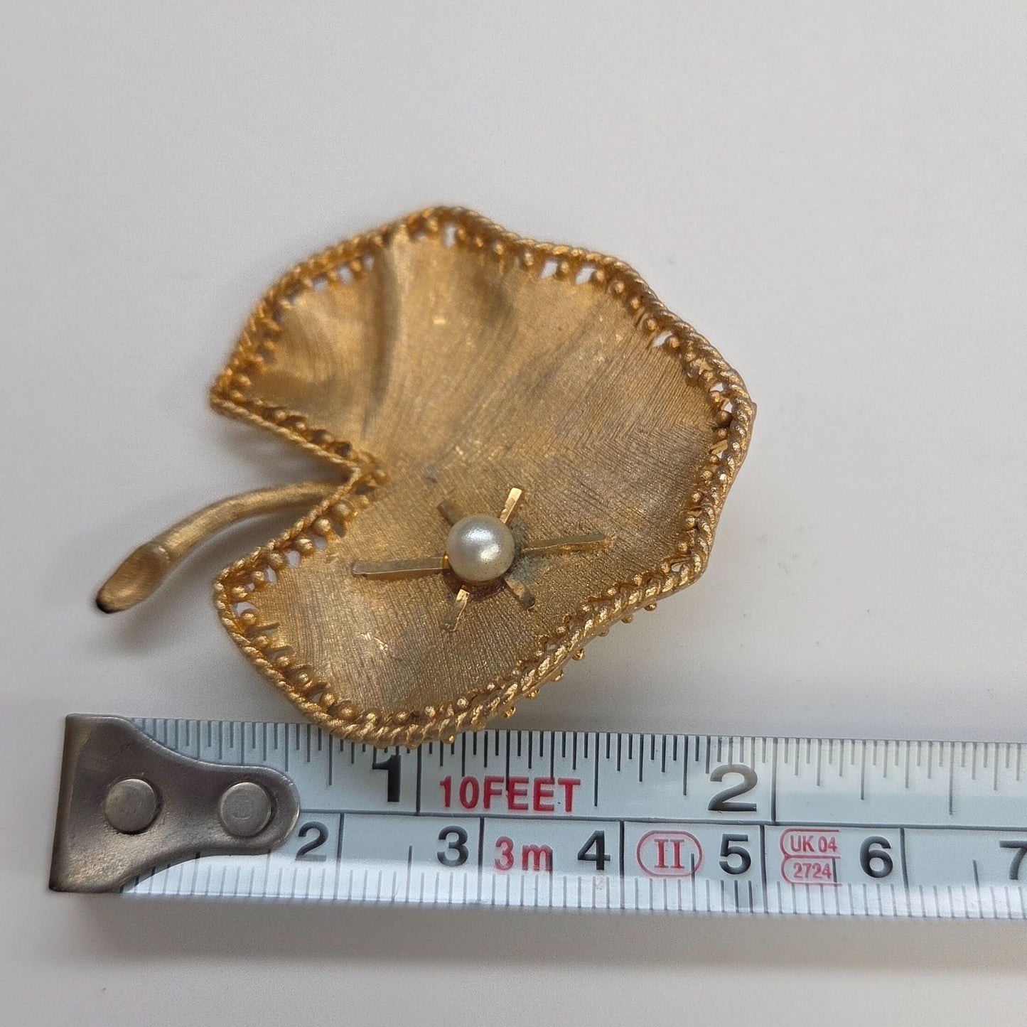 Vintage Brushed Gold-Tone Lily Pad Brooch Faux Pearl Accent