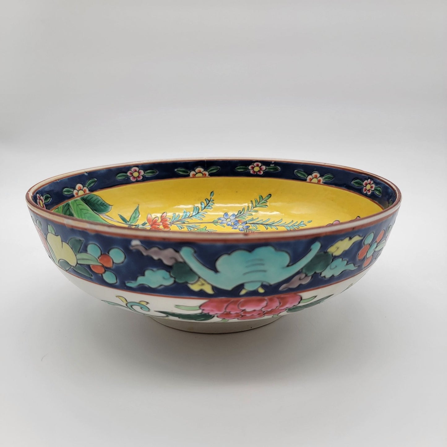 Antique Arita Yamatoku Nippon Famille Jaune Porcelain Bowl