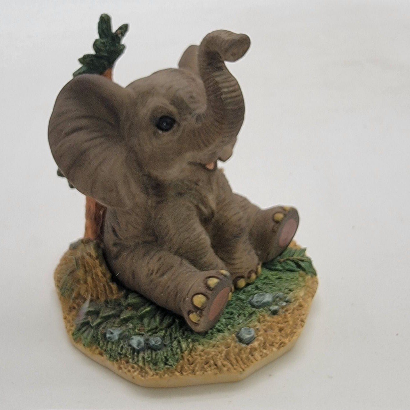 1995 The Hamilton Collection African Elephant Figurine