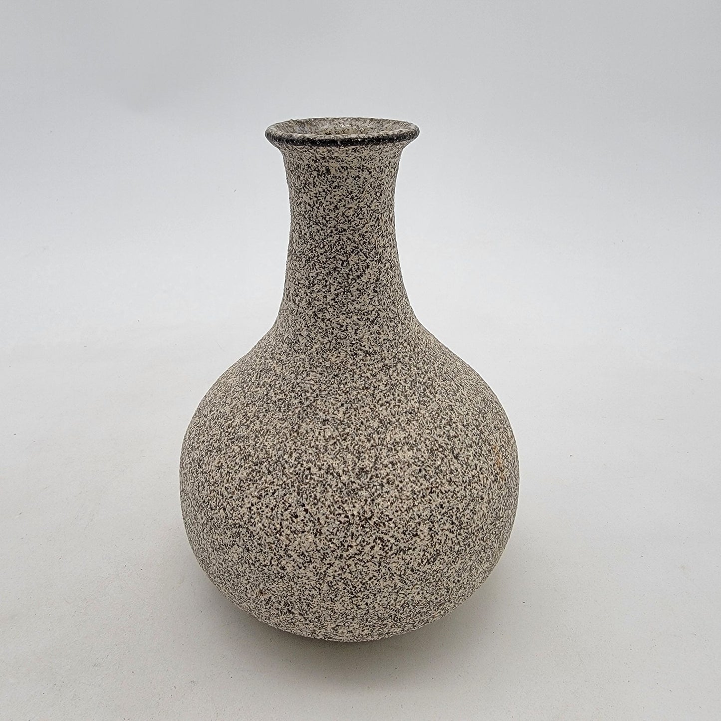 B. Traub Pottery Hawaiian Art Pottery Vase Speckled Design