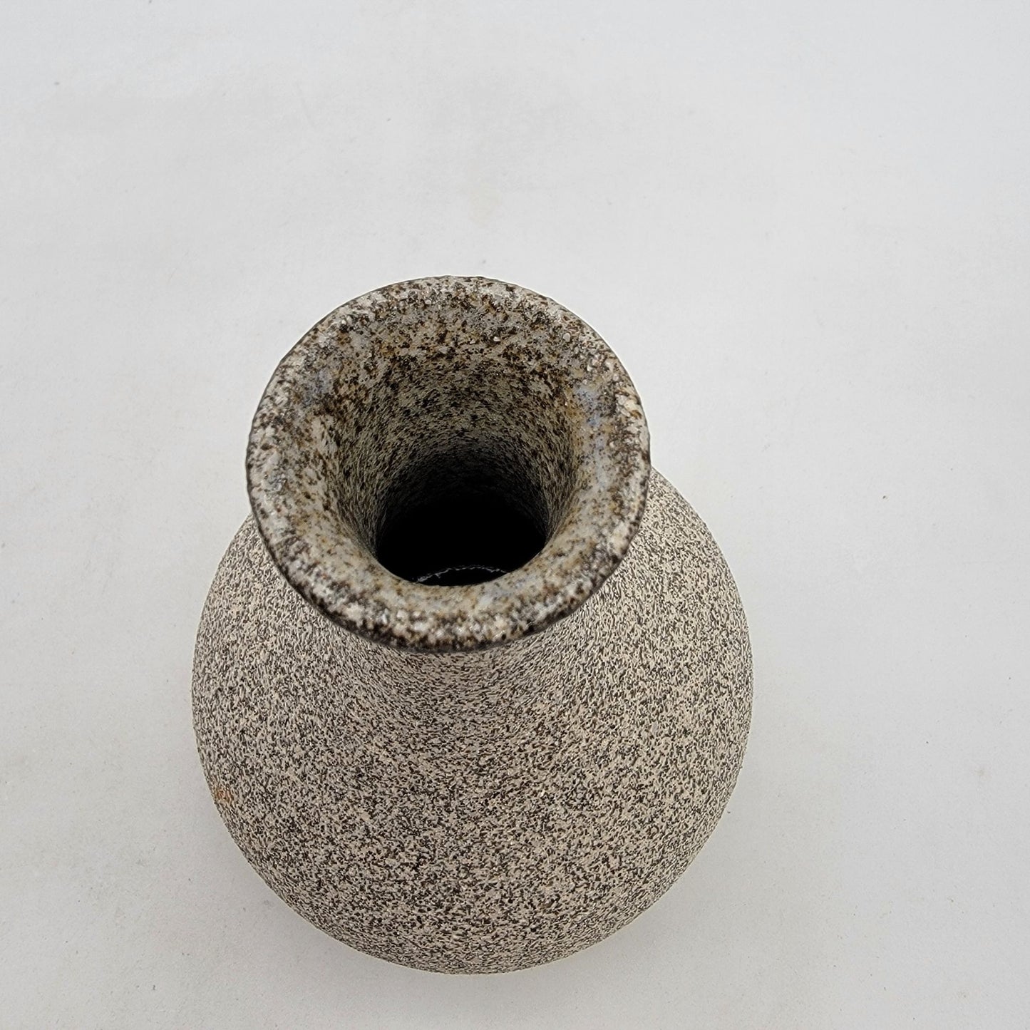 B. Traub Pottery Hawaiian Art Pottery Vase Speckled Design