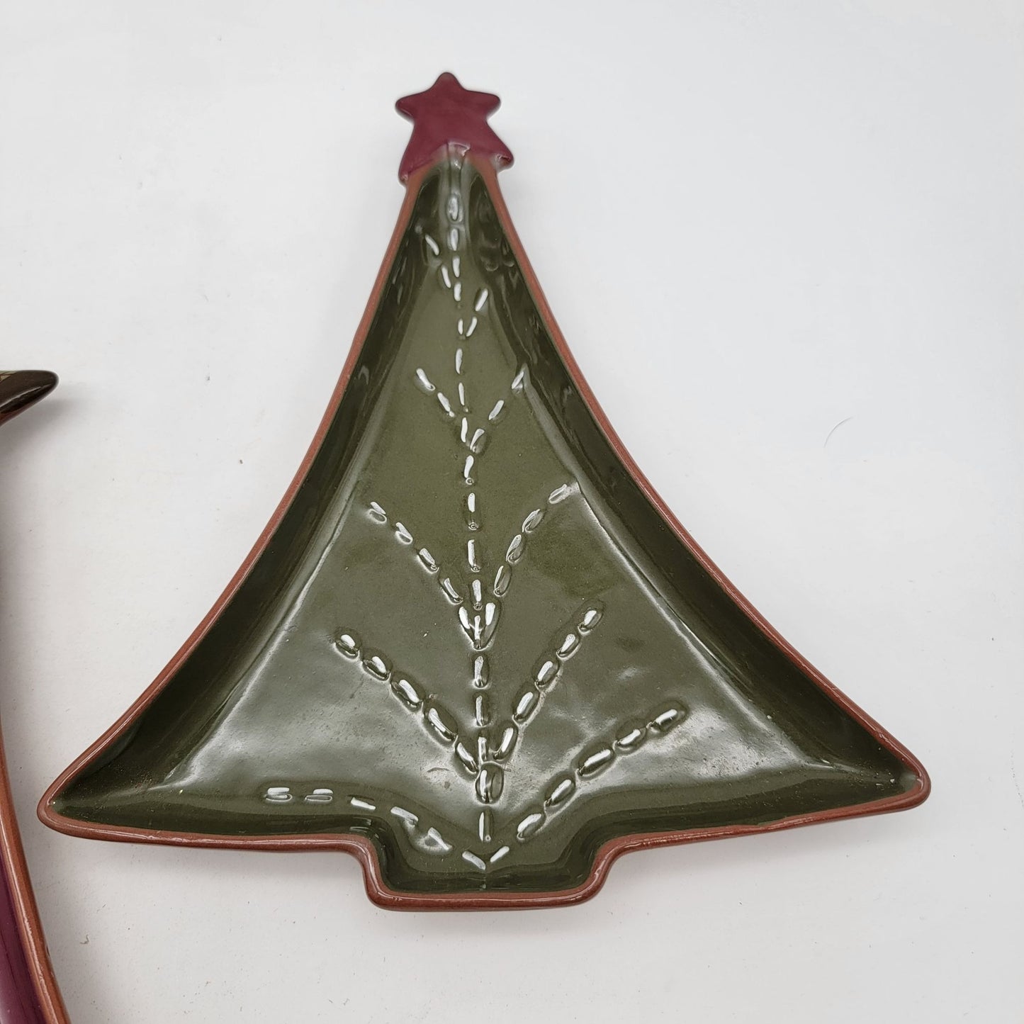 Holiday Market Christmas Tree Shaped Dishes Set Of 2 Red & Green