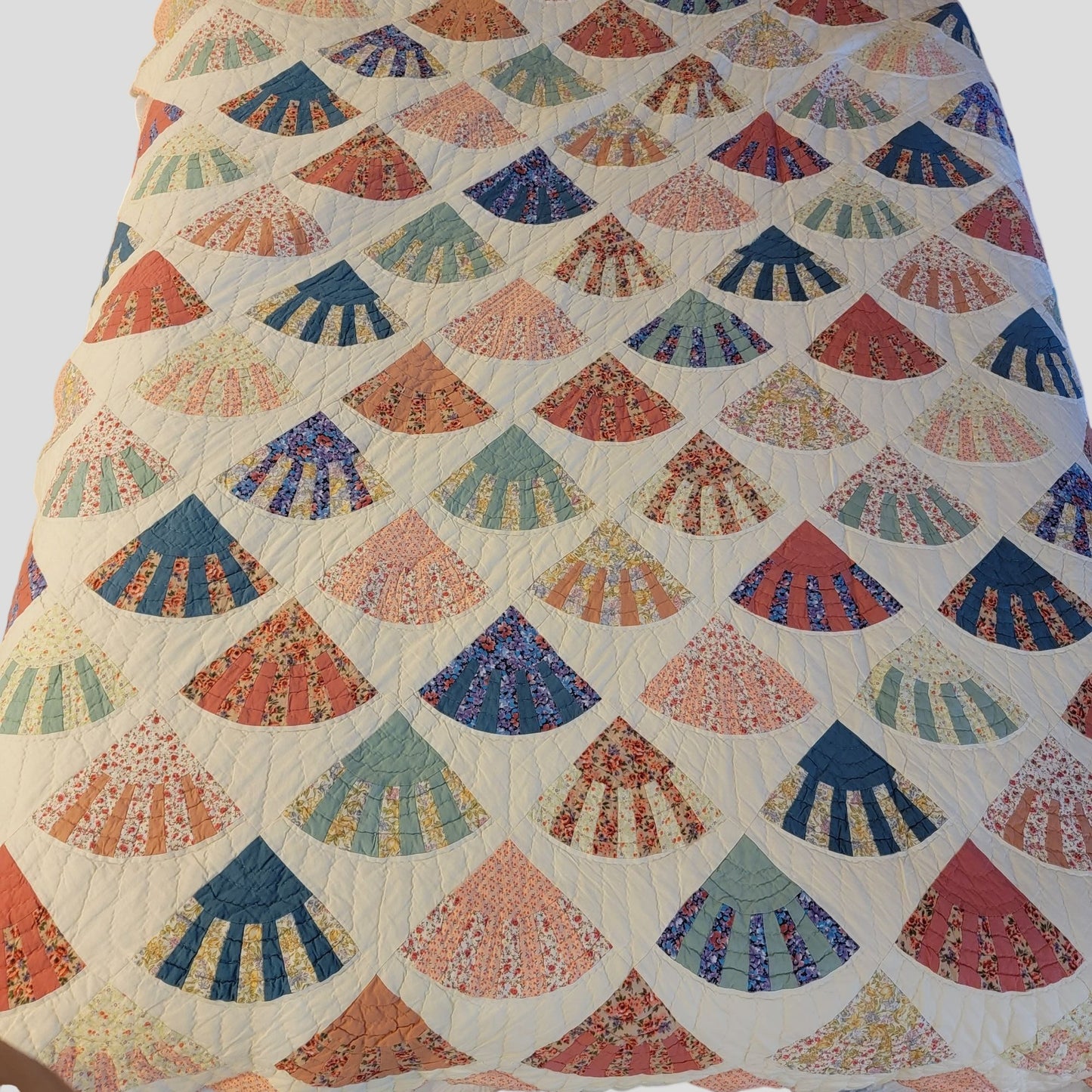 Vintage Grandmothers Fan Patchwork Quilt 90" x 100"