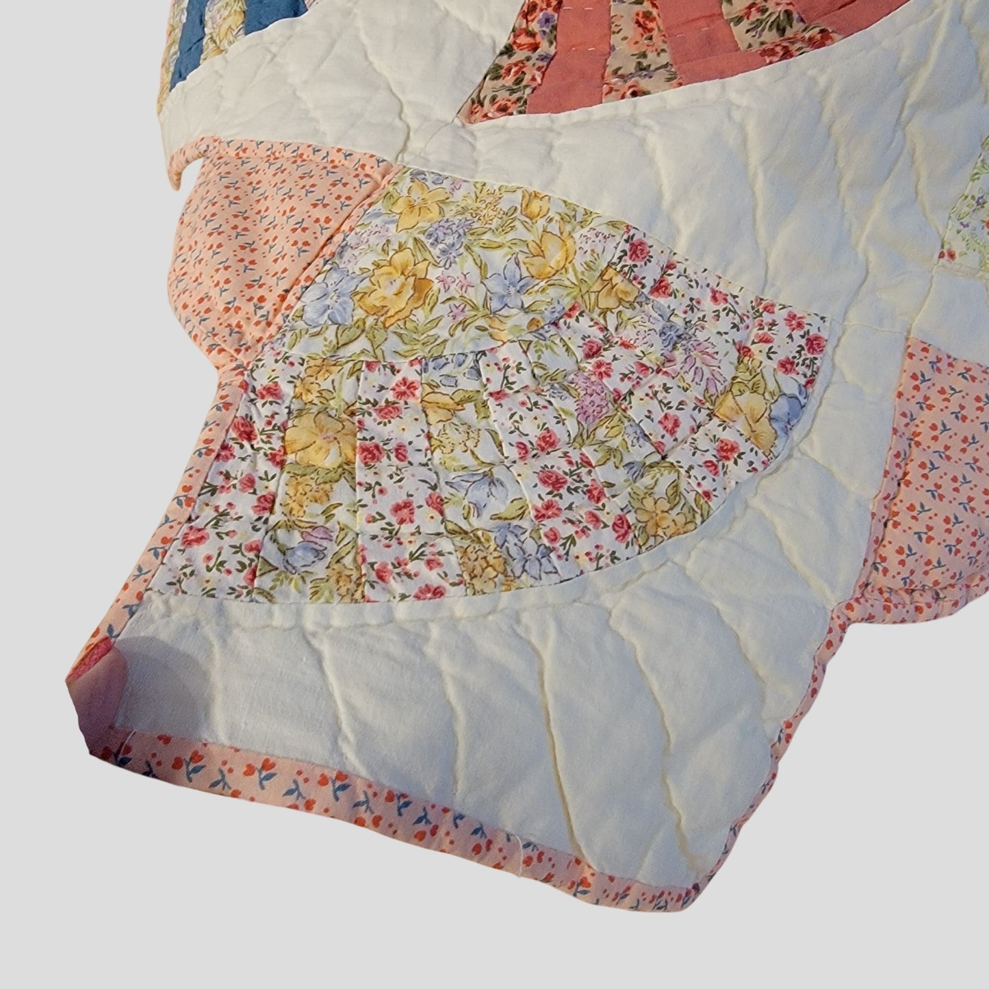 Vintage Grandmothers Fan Patchwork Quilt 90" x 100"
