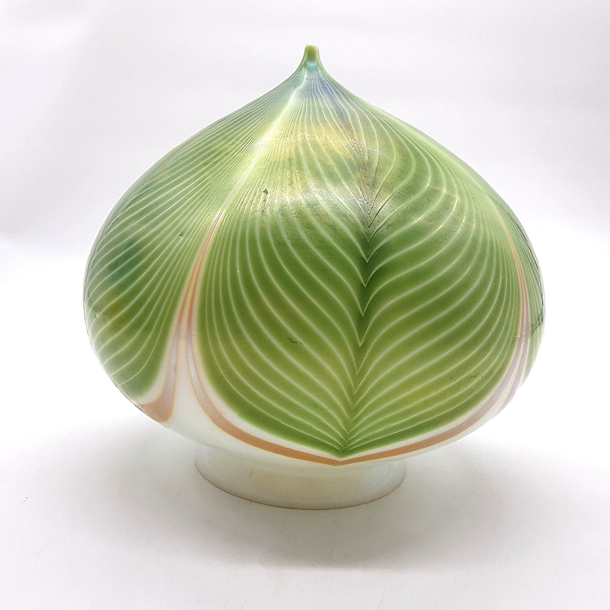 1970s Lundberg Studios Pulled Feather Art Glass Lamp Shade Signed