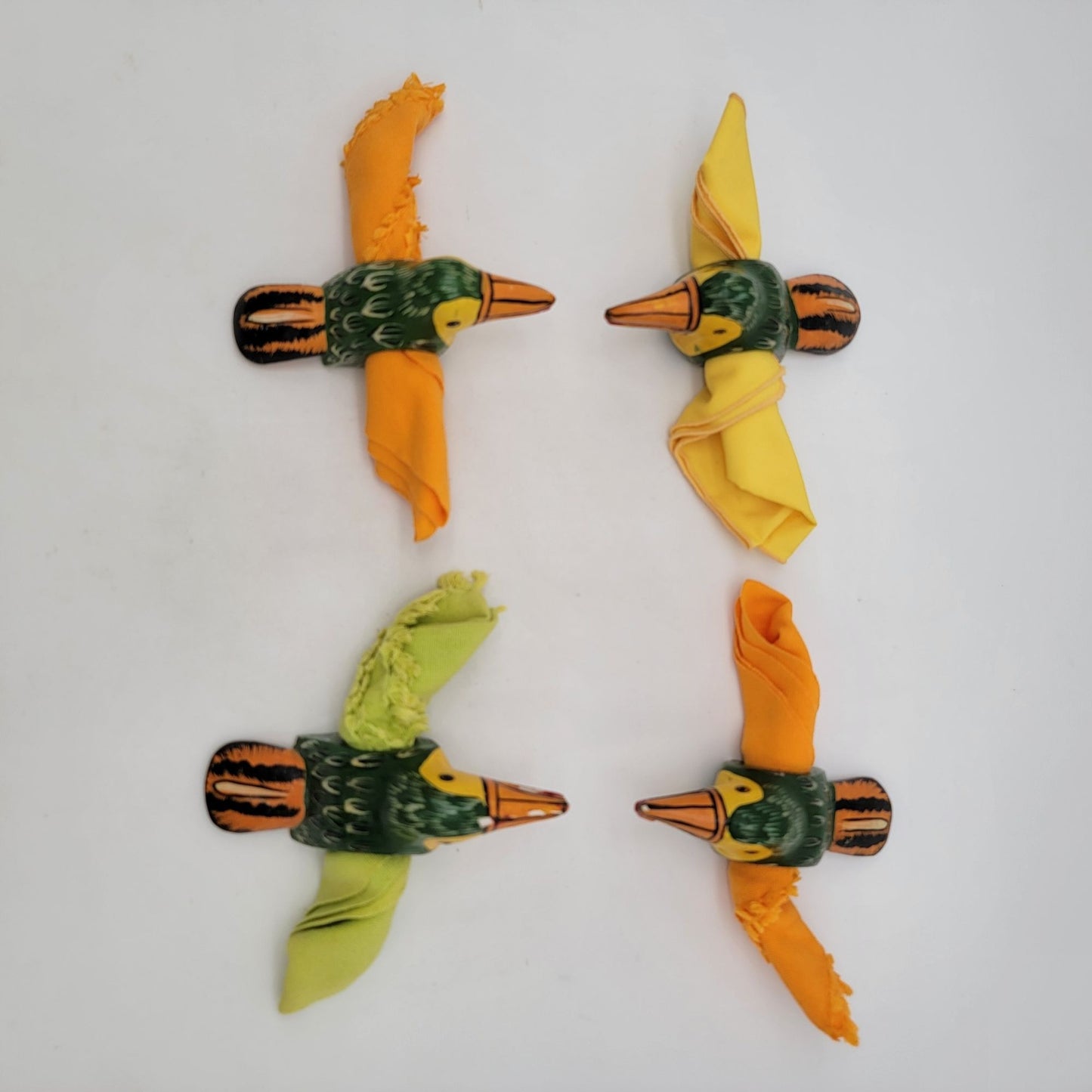 Vintage Hand Crafted & Painted Wood Toucan Napkin Rings Set Of 4 With Napkins