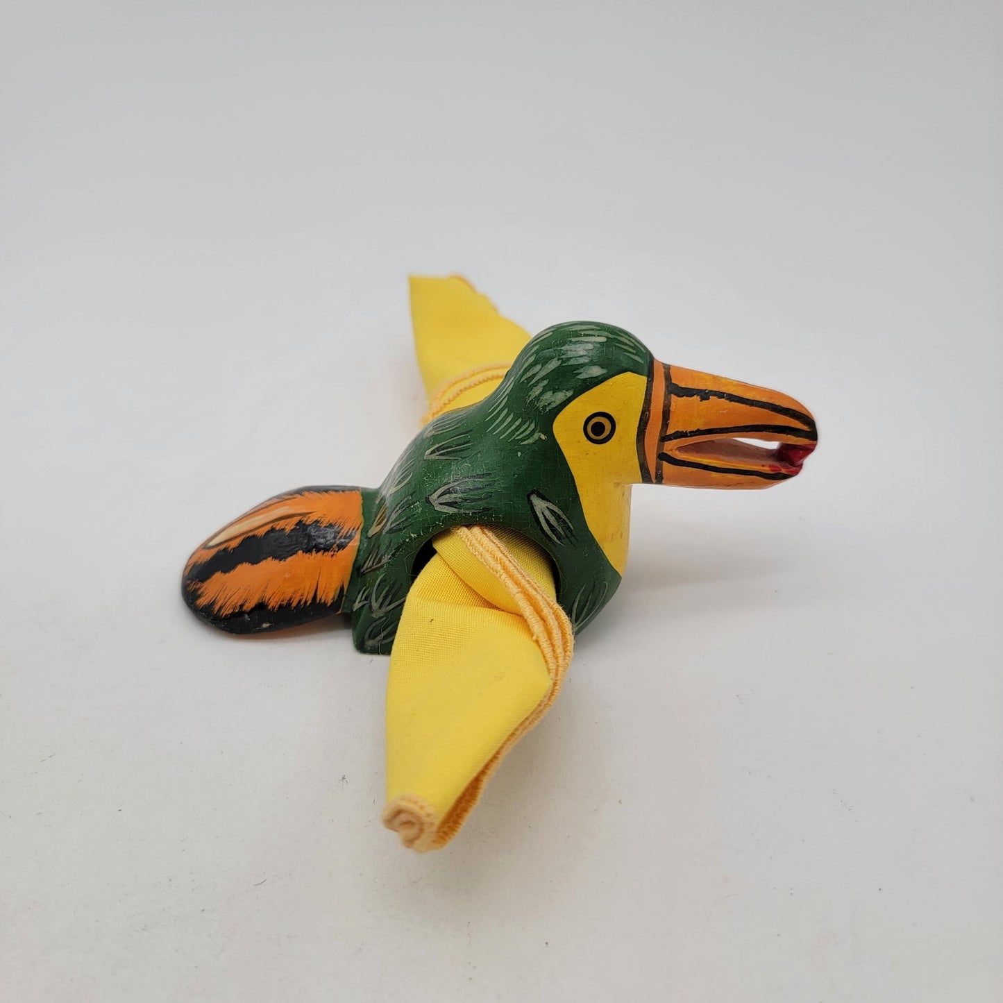 Vintage Hand Crafted & Painted Wood Toucan Napkin Rings Set Of 4 With Napkins