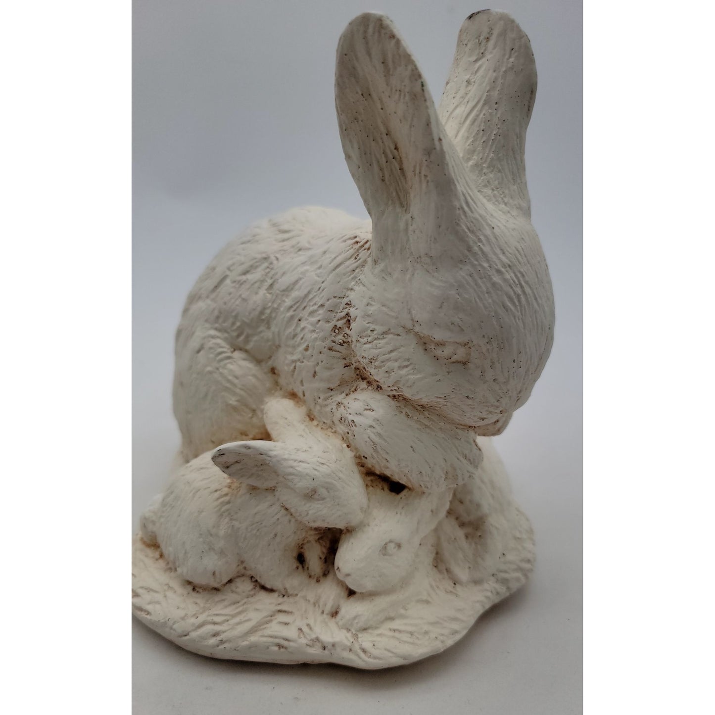 Hen-Feathers Mother & Baby Bunnies Outdoor Statue Garden Decor