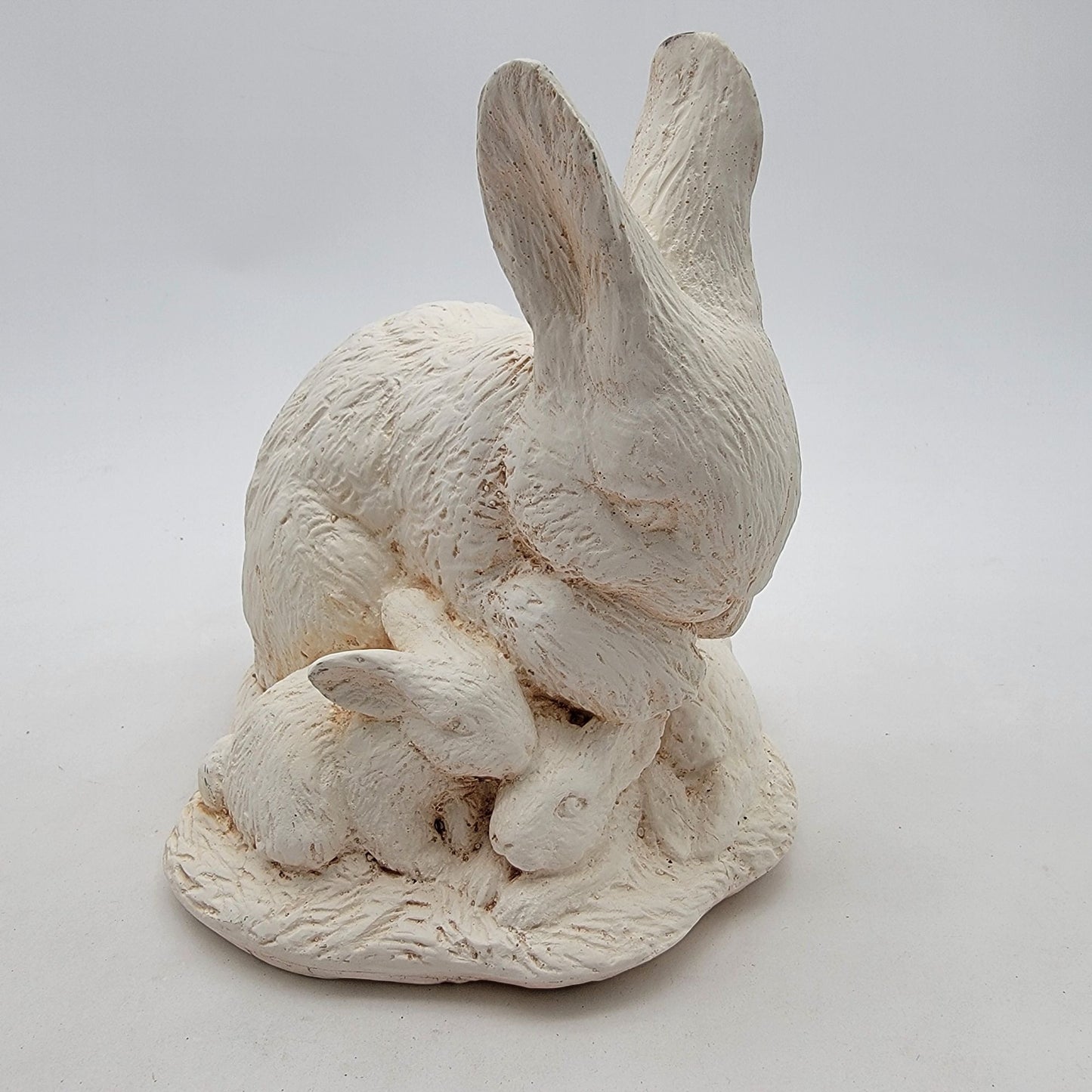 Hen-Feathers Mother & Baby Bunnies Outdoor Statue Garden Decor