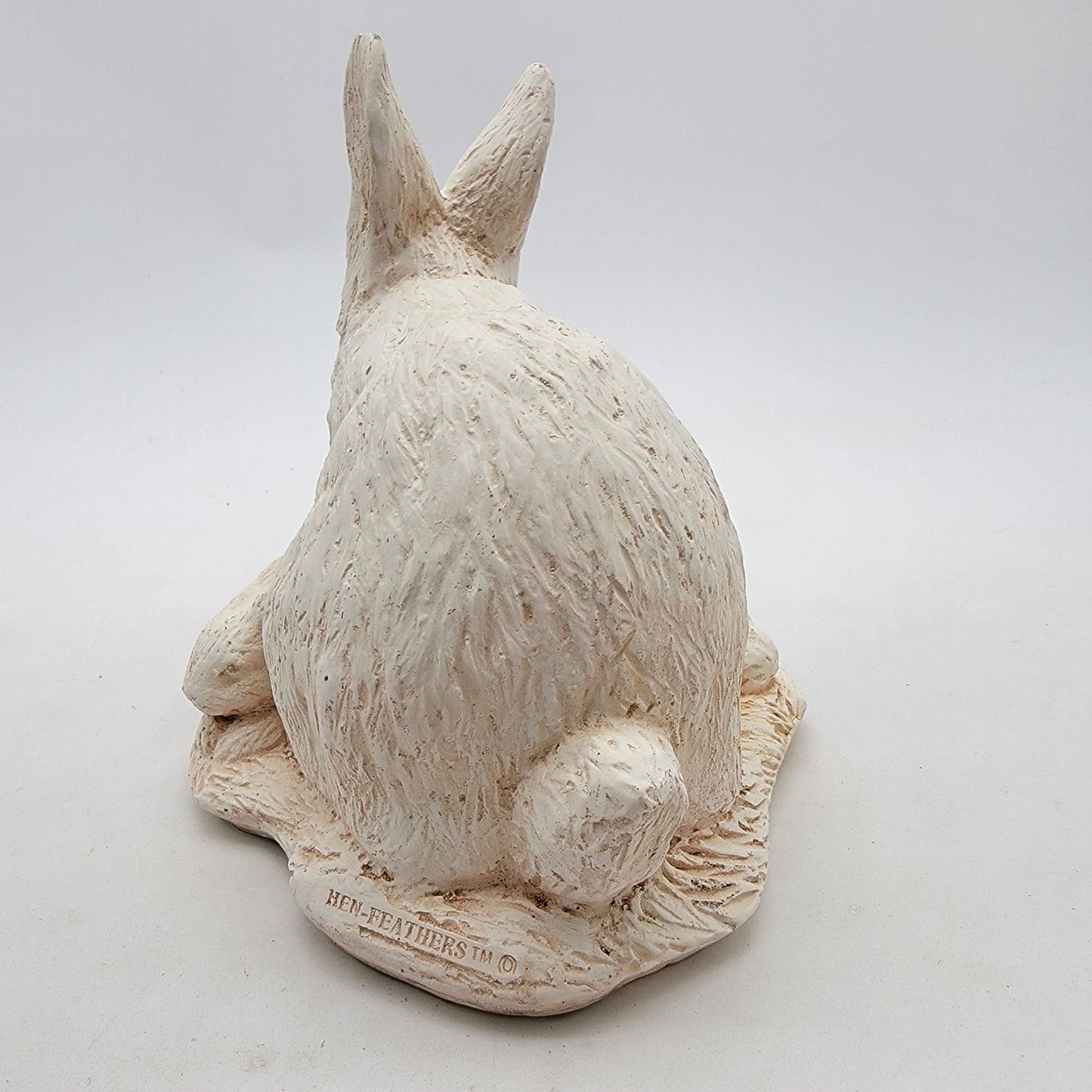 Hen-Feathers Mother & Baby Bunnies Outdoor Statue Garden Decor