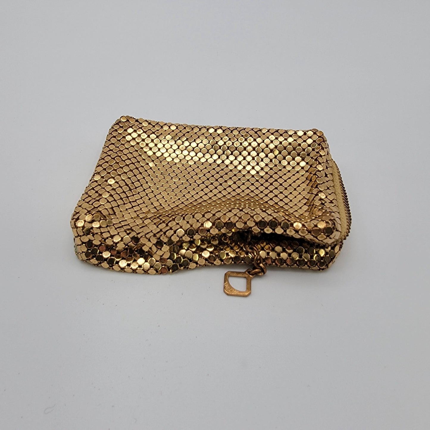 Vintage Gold Mesh Cigarette Case With Zipper Closure