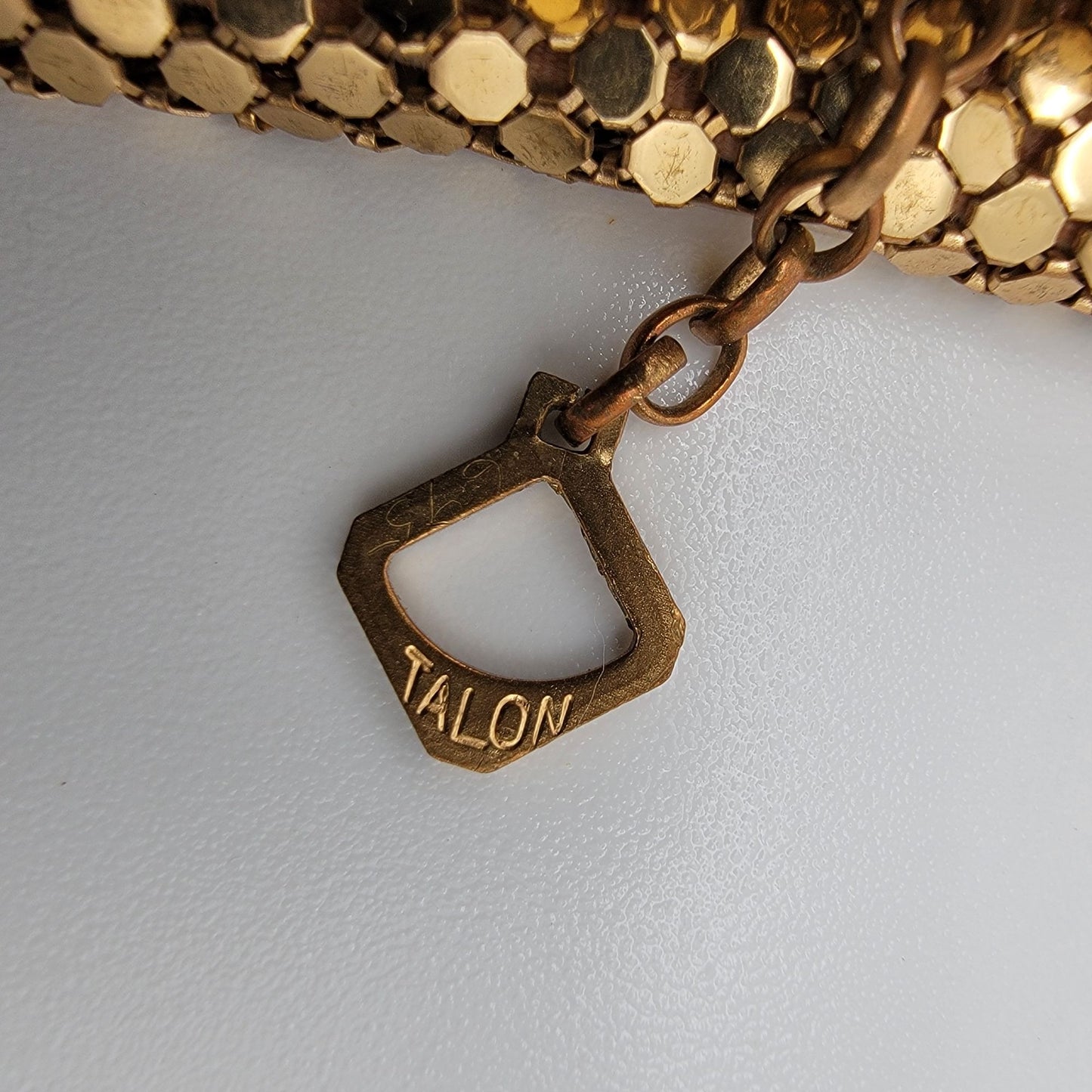 Vintage Gold Mesh Cigarette Case With Zipper Closure