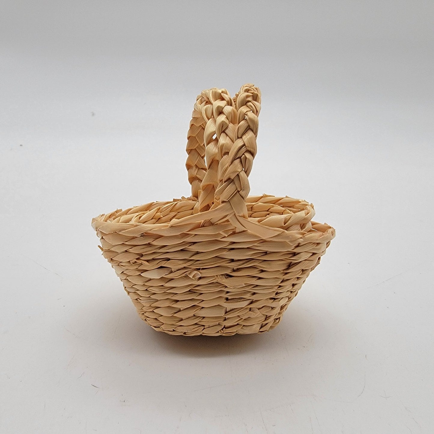 Set Of 3 Vintage Miniature Woven Straw Baskets
