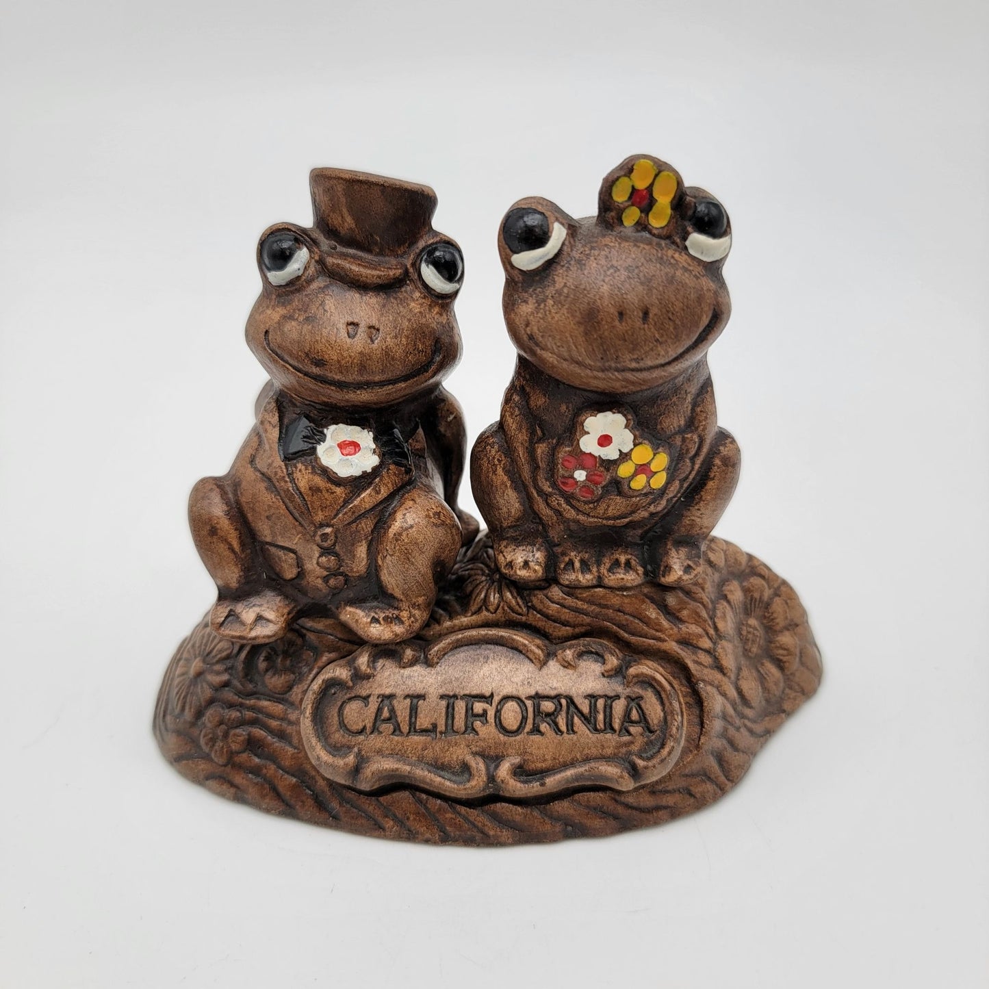 Vintage Treasure Craft Frog Couple Salt & Pepper Shakers