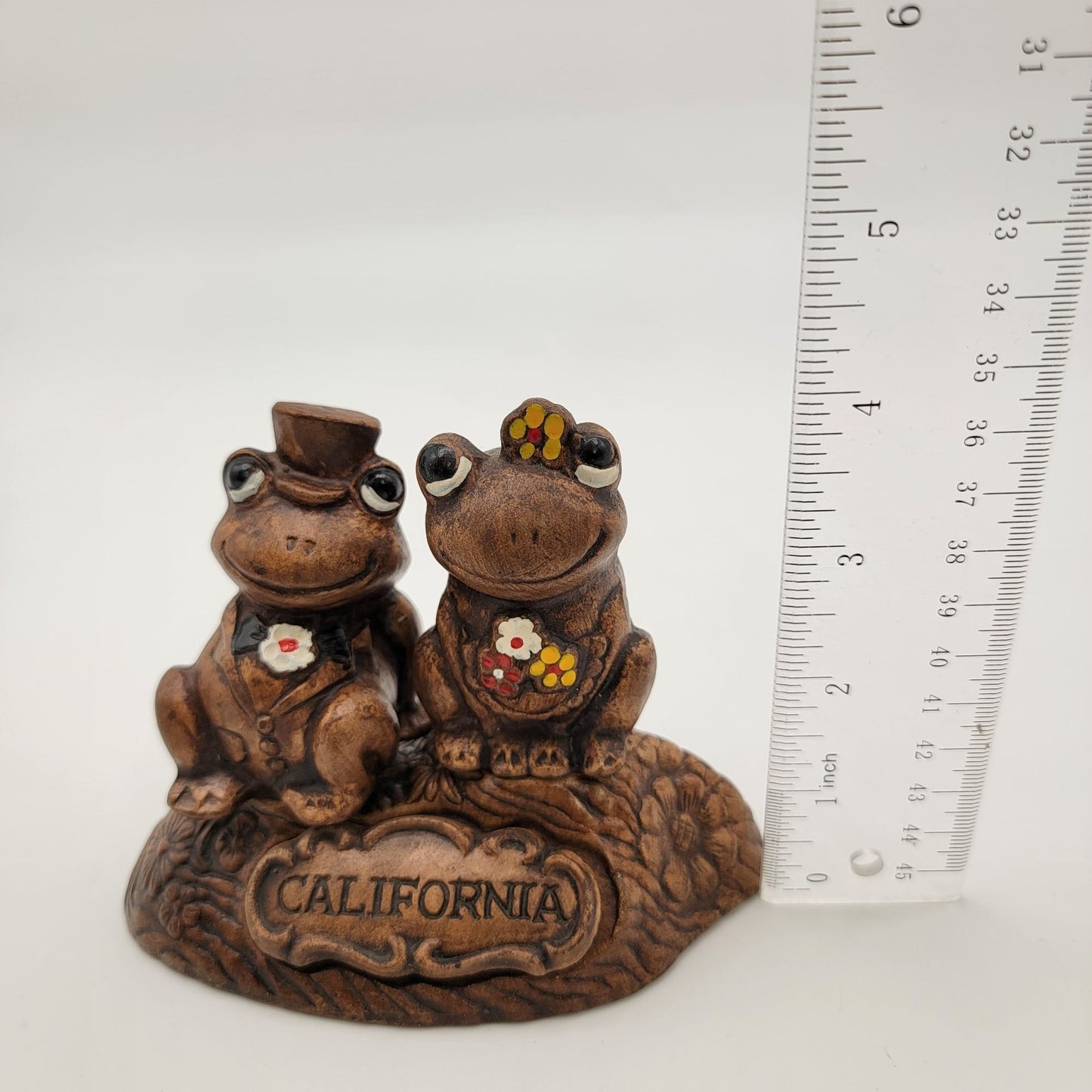 Vintage Treasure Craft Frog Couple Salt & Pepper Shakers