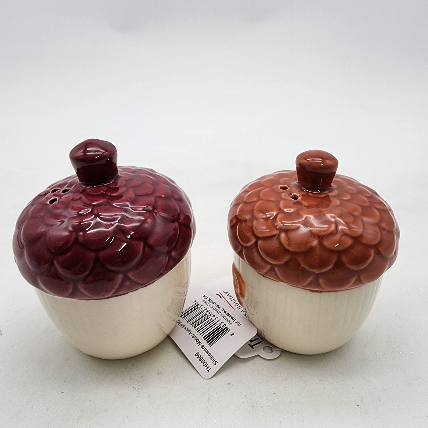 Acorn Salt & Pepper Shaker Set  - NEW