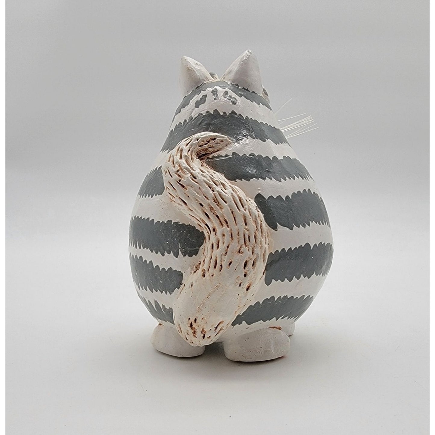 1998 Vicki Thomas Cat Figurine With Heart
