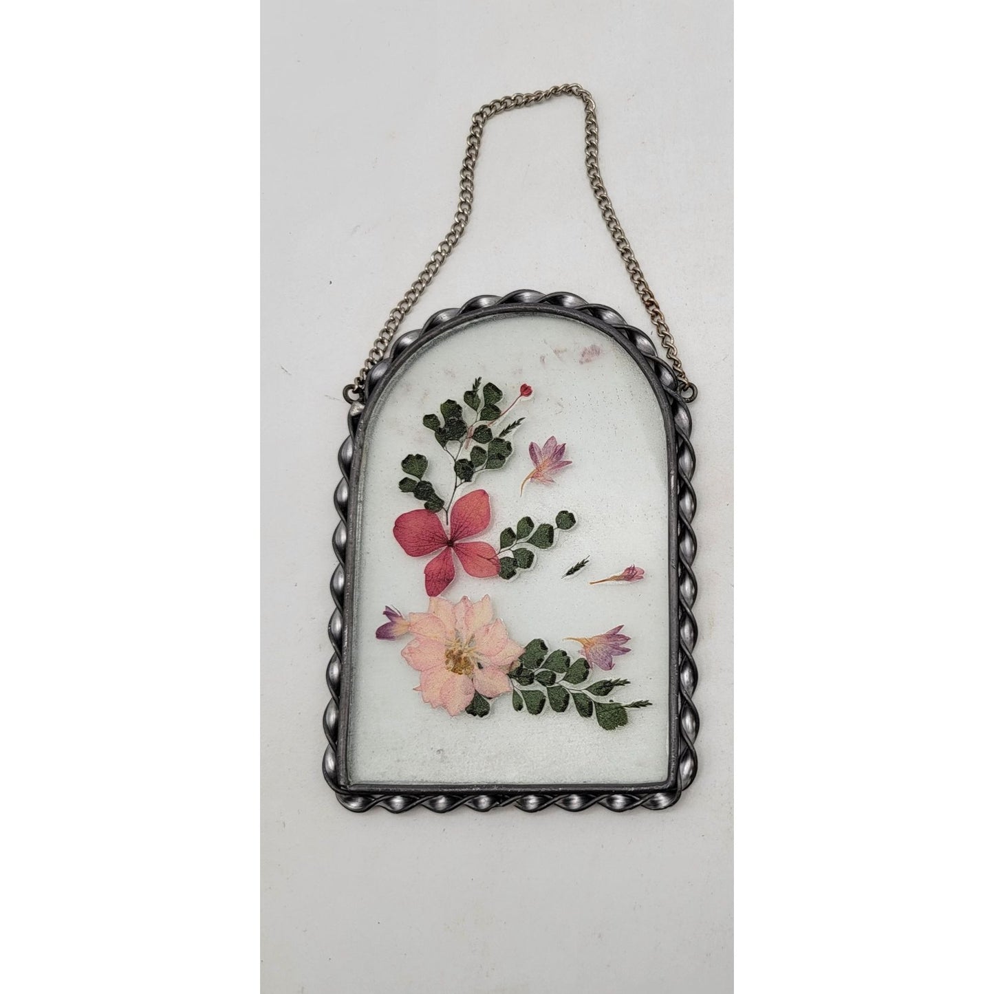 Vintage Pressed Flowers Glass Suncatcher Wall Hanging With Chain - Lt. Pink & Purple