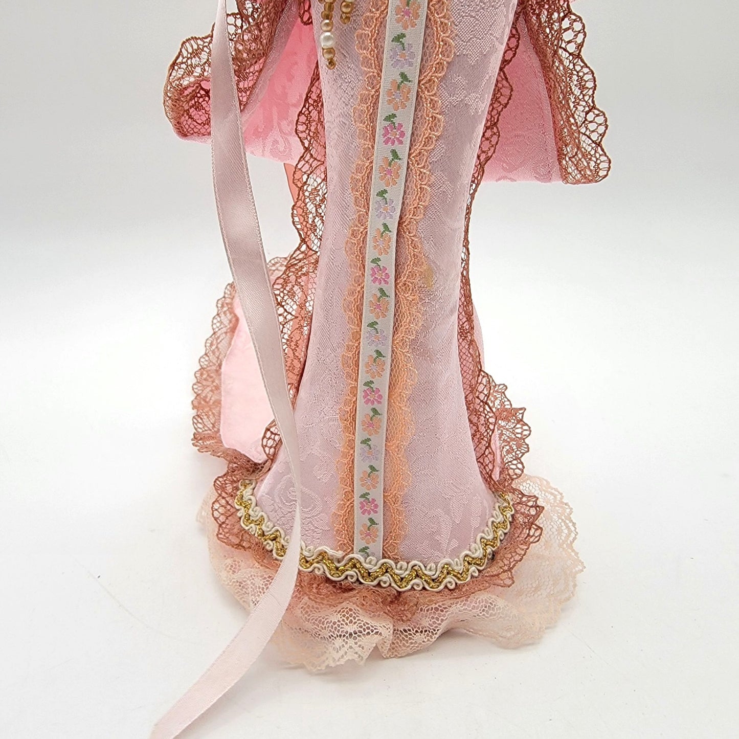 Victorian-style Dress Form Mannequin Jewelry Holder
