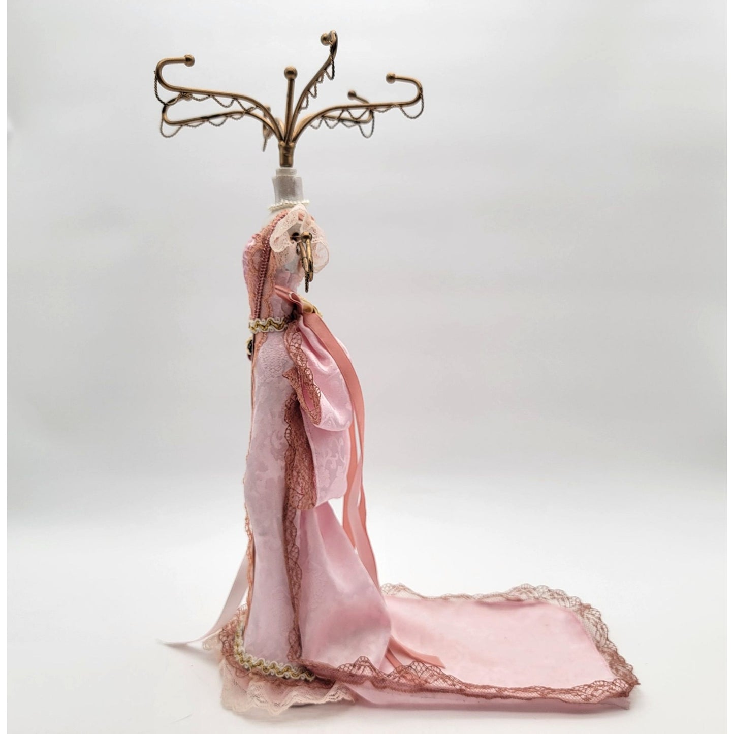 Victorian-style Dress Form Mannequin Jewelry Holder