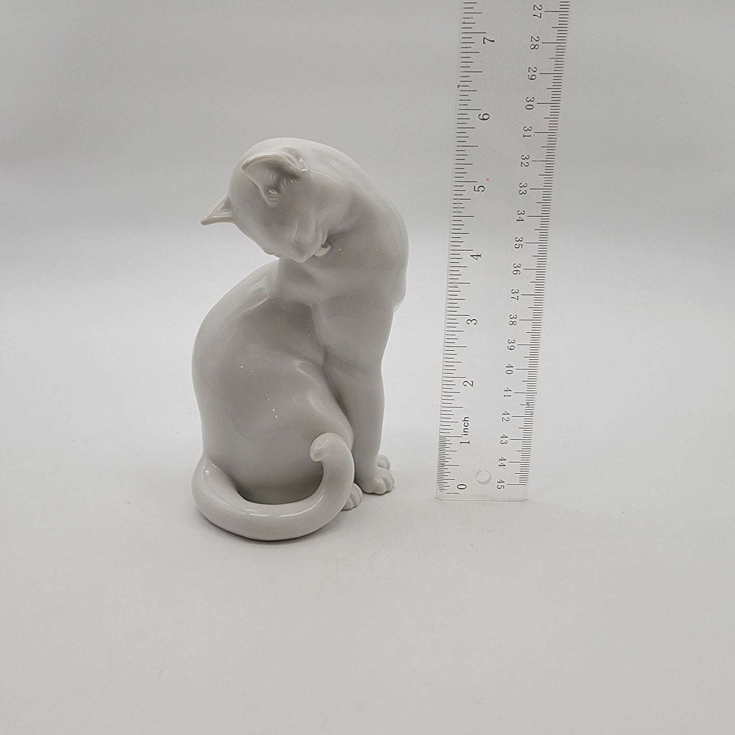 Vintage Augarten Wien Vienna Porcelain White Cat Figurine