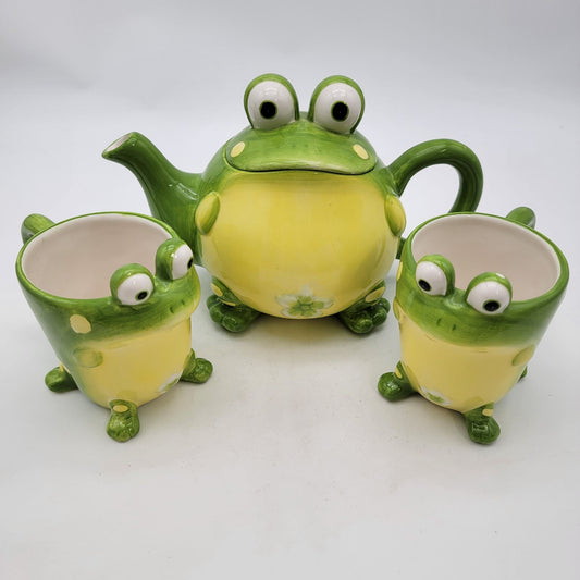 Vintage Burton & Burton Toby the Toad Teapot & 2 Cups