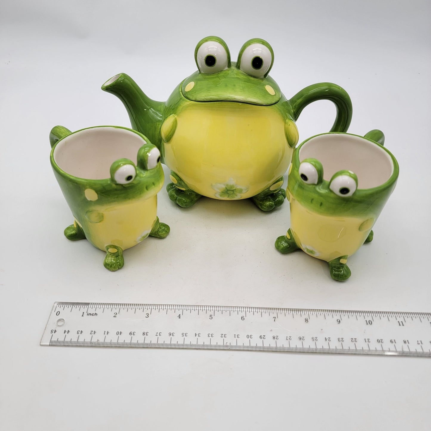 Vintage Burton & Burton Toby the Toad Teapot & 2 Cups