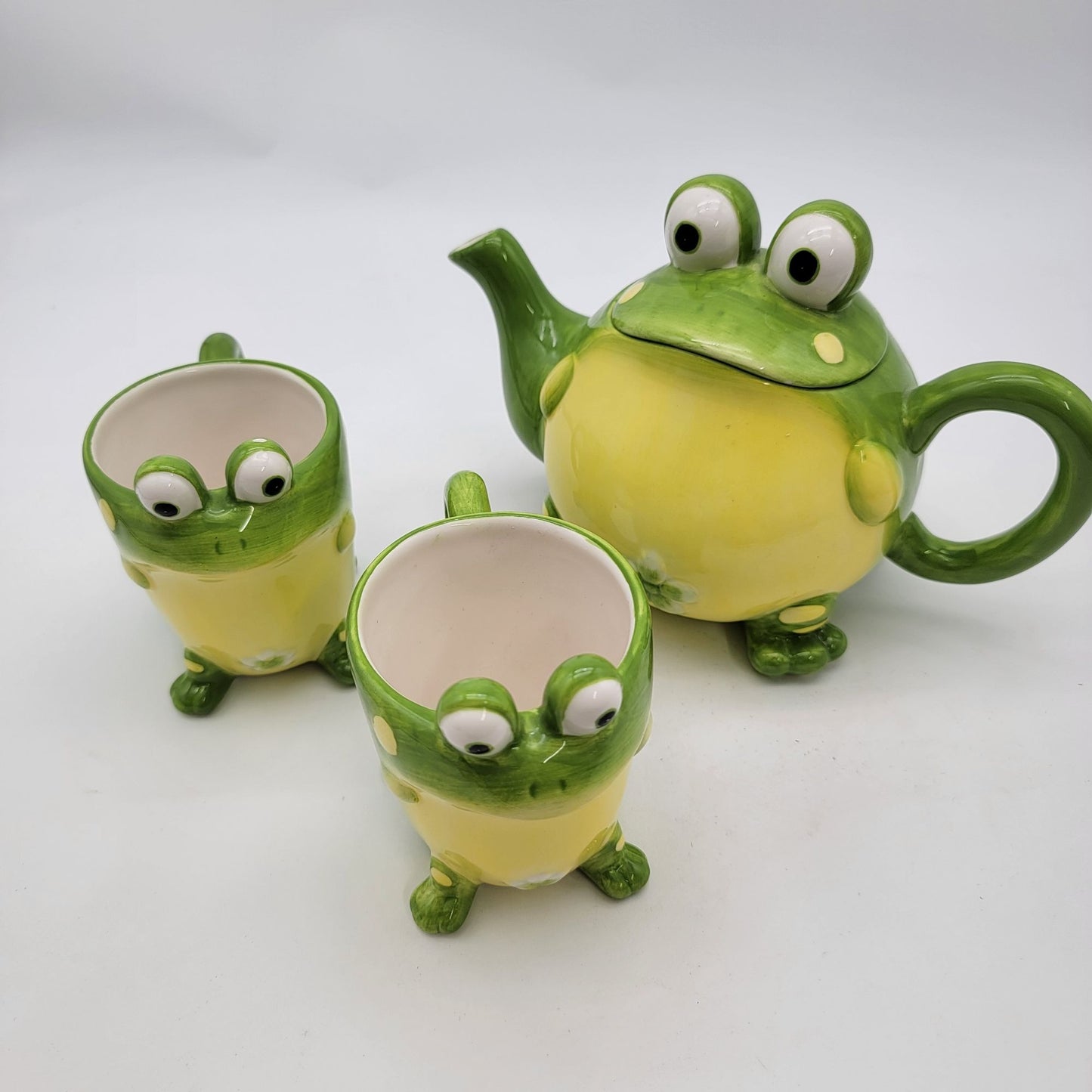Vintage Burton & Burton Toby the Toad Teapot & 2 Cups