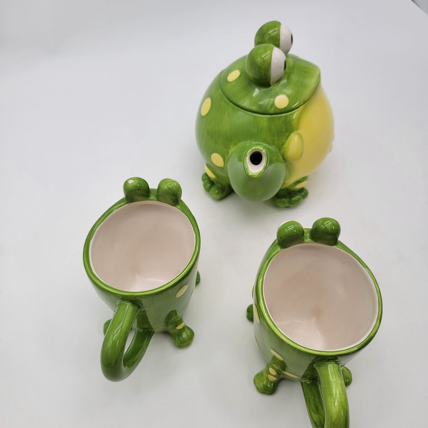 Vintage Burton & Burton Toby the Toad Teapot & 2 Cups