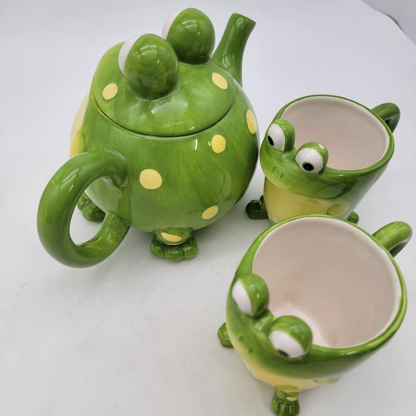 Vintage Burton & Burton Toby the Toad Teapot & 2 Cups