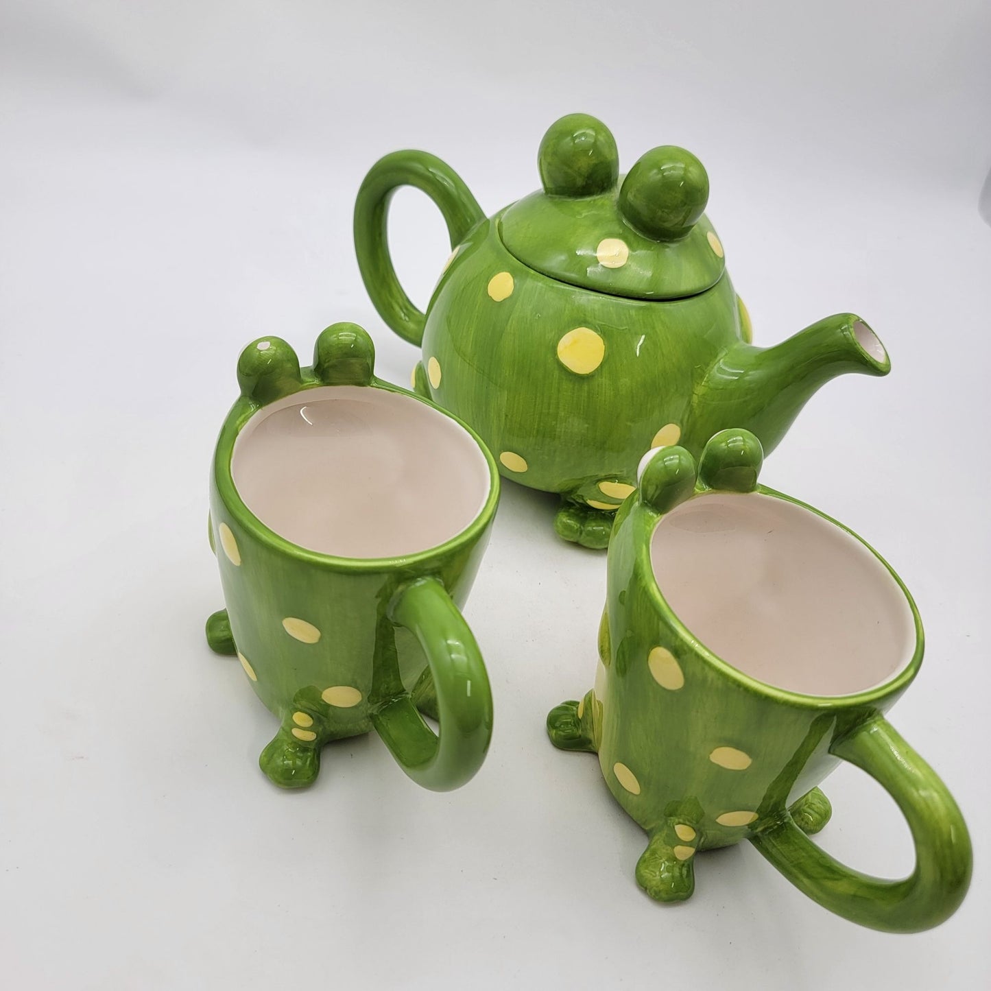 Vintage Burton & Burton Toby the Toad Teapot & 2 Cups