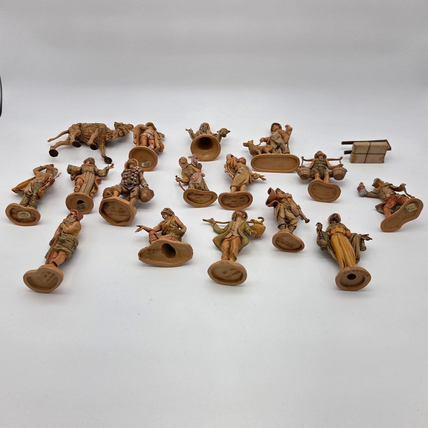 Vintage Fontanini Heirloom Nativity Collection 17-Piece Set Figures Italy