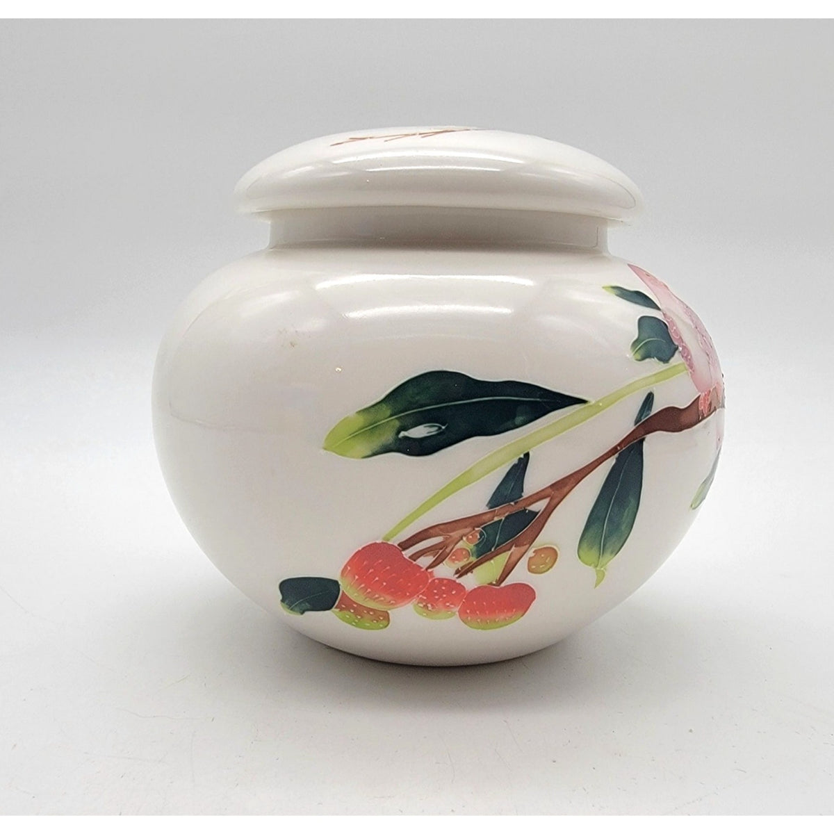 Chinoiserie Japanese Porcelain Jar With Bird