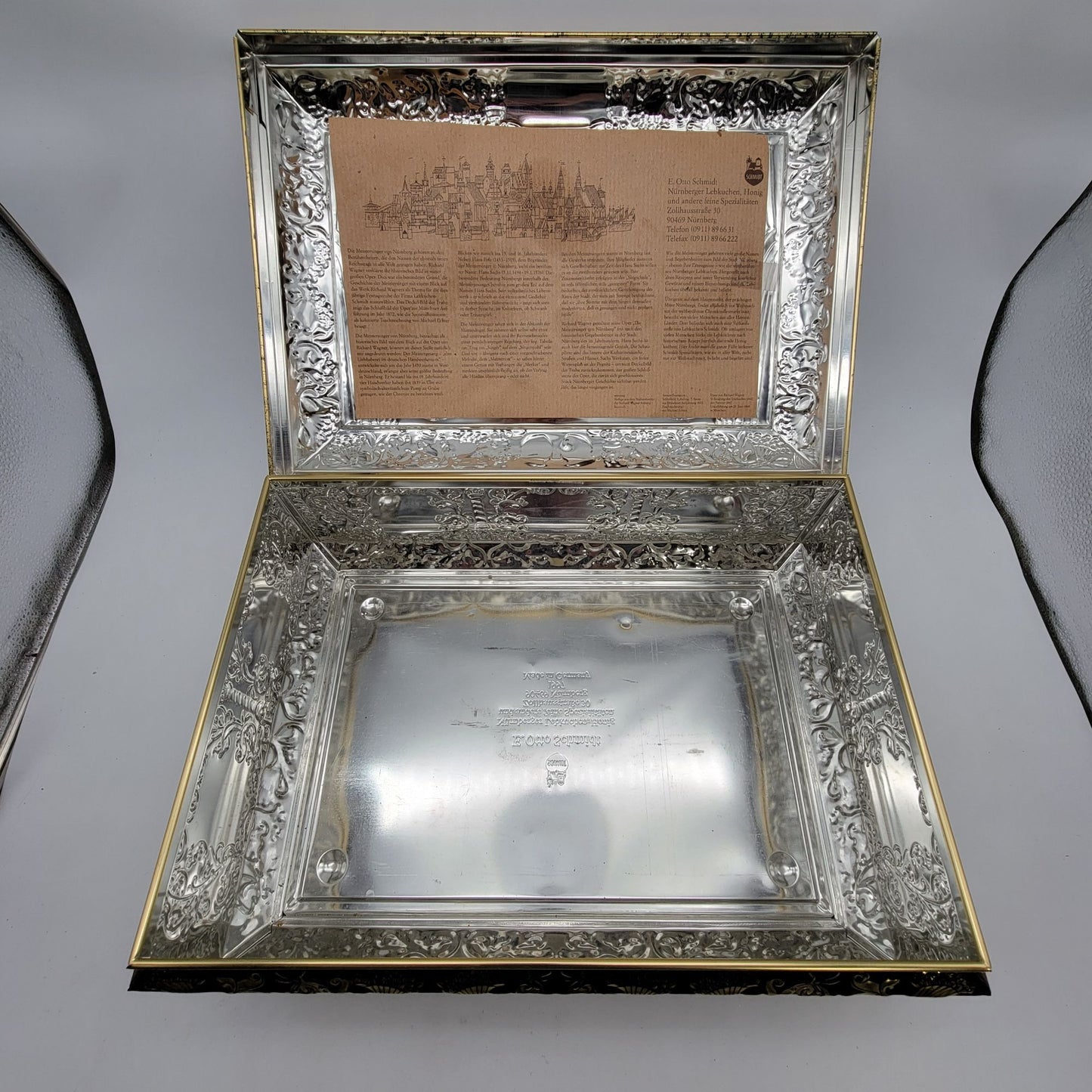 1997 Otto Schmidt Nuremberg German Gingerbread Tin Box Richard Wagner Opera Scene