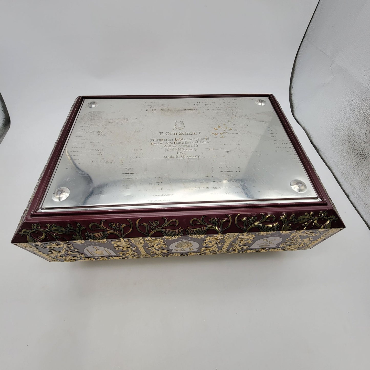 1997 Otto Schmidt Nuremberg German Gingerbread Tin Box Richard Wagner Opera Scene