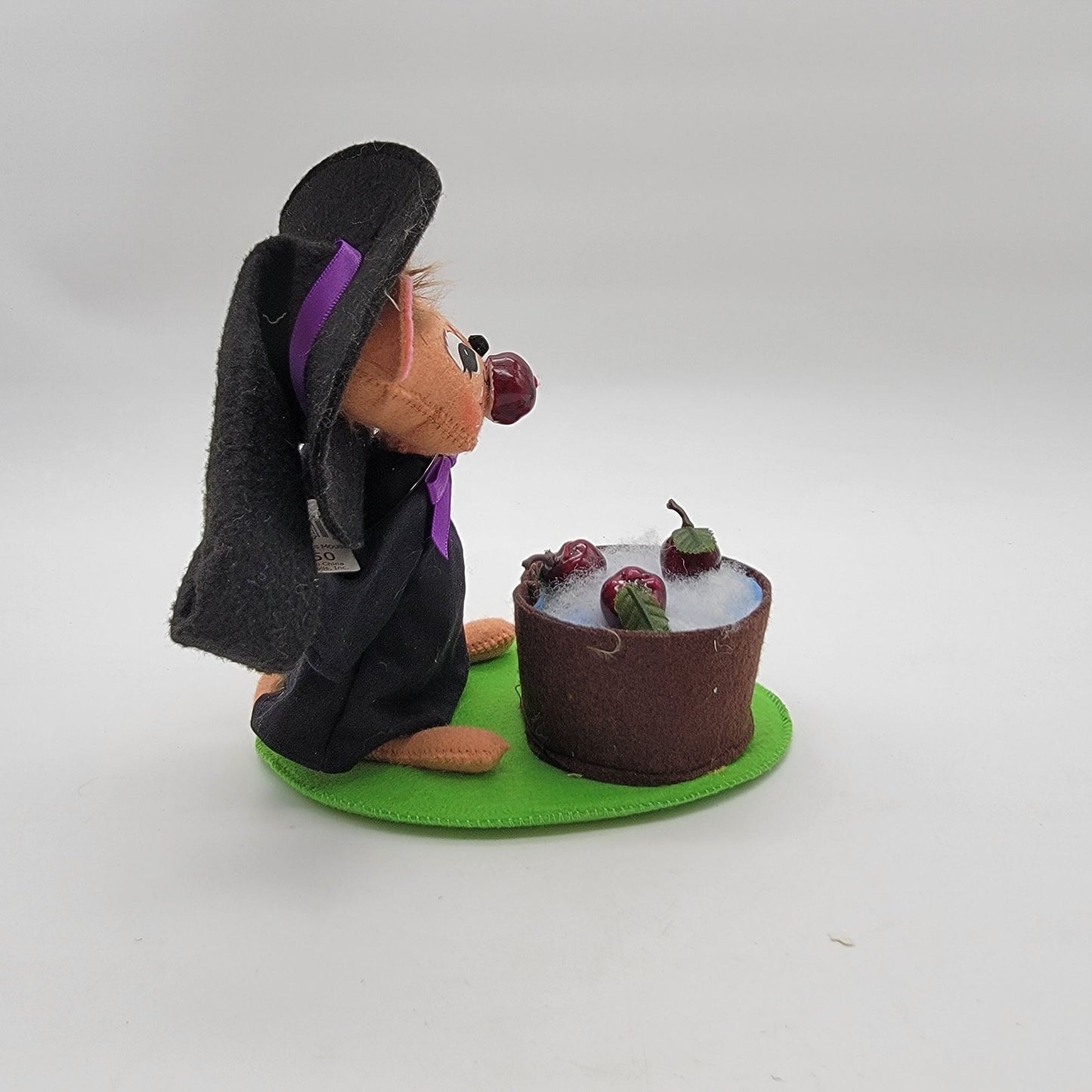 Annalee Halloween Witch Mouse Bobbing For Apples Figurine 6.75"