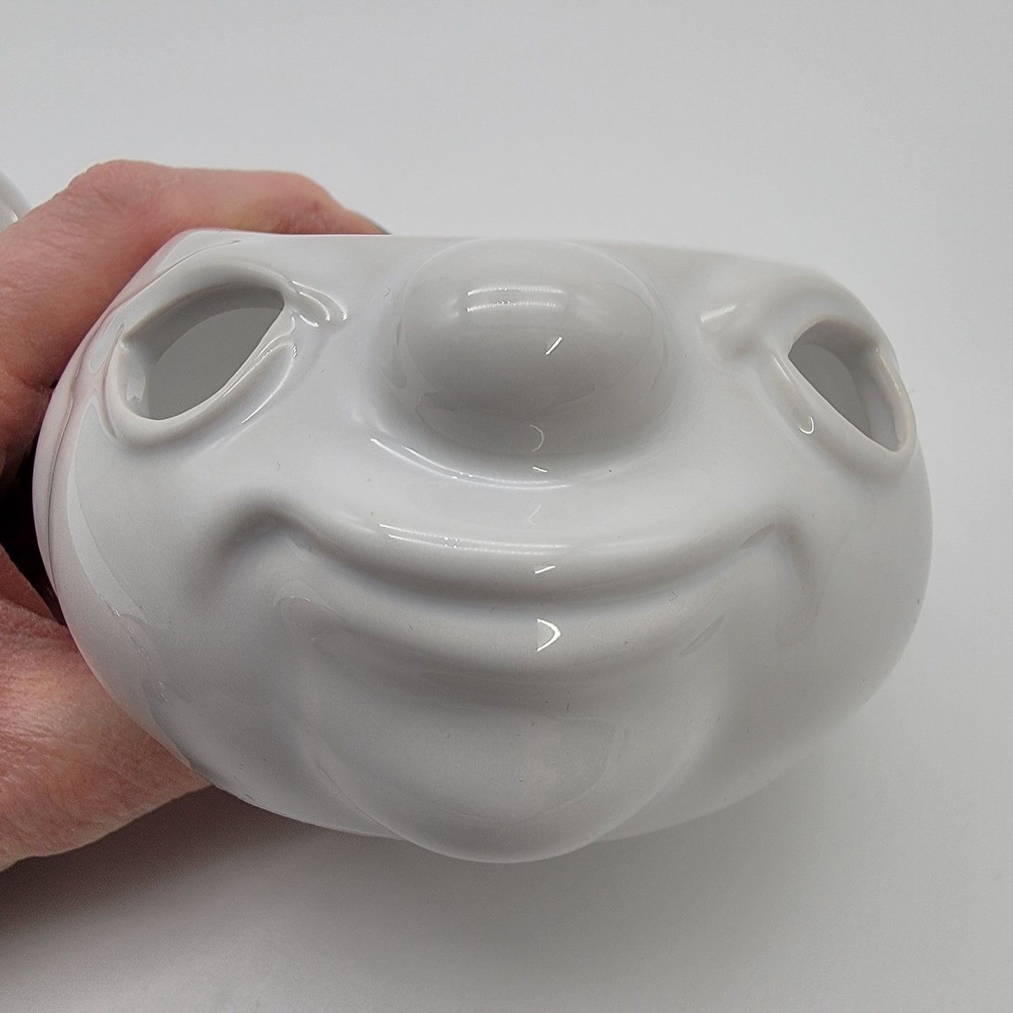 Anthropomorphic Face White Garlic Bulb Keeper Jar W/Lid