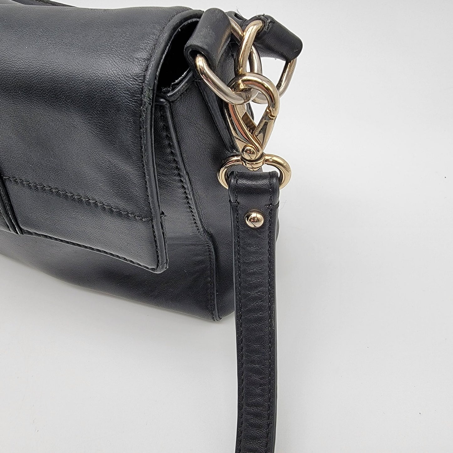 Kate Spade Black Leather Twist Lock Handbag With Crossbody Strap
