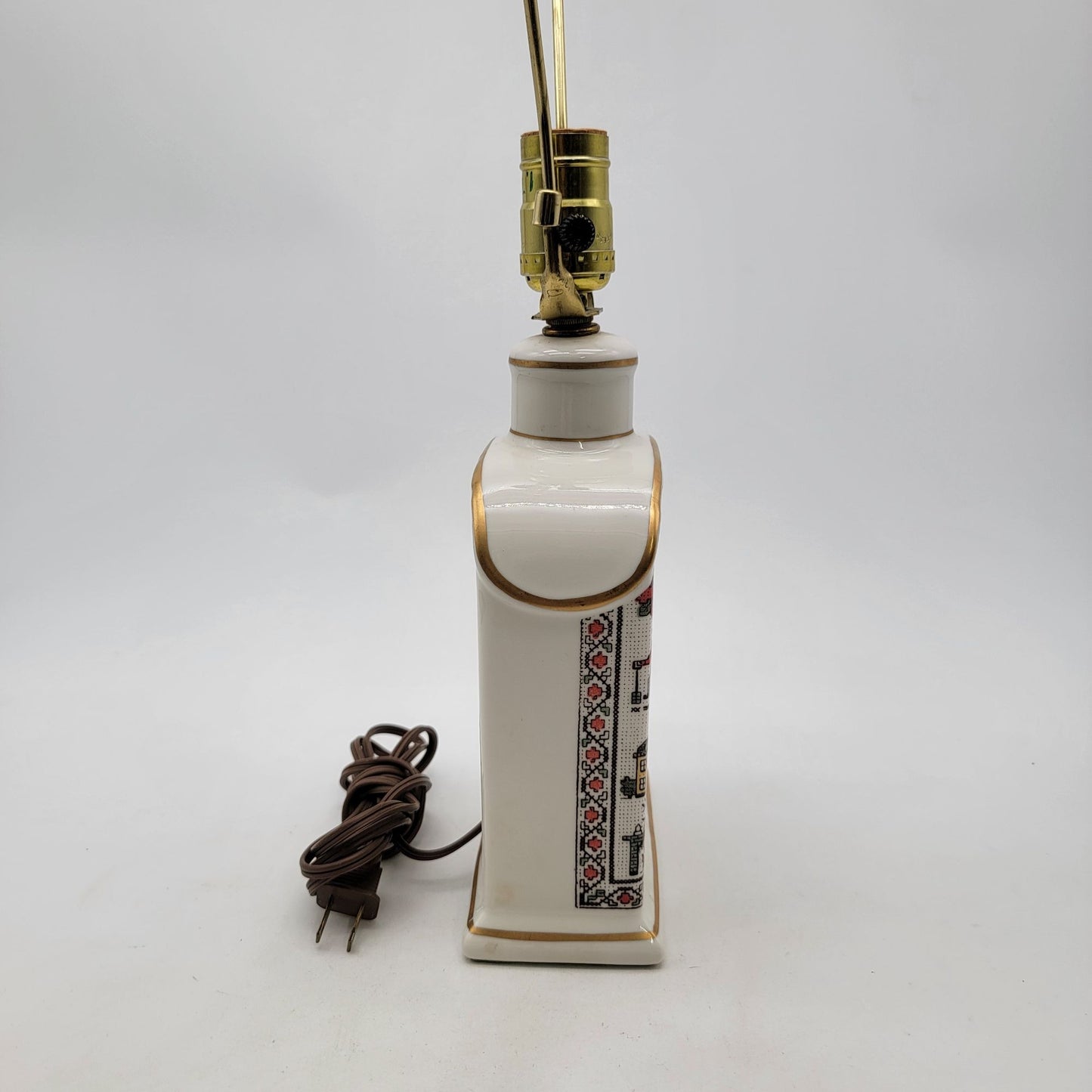 Vintage Tiden Thurber Needlepoint Sampler Print Lamp