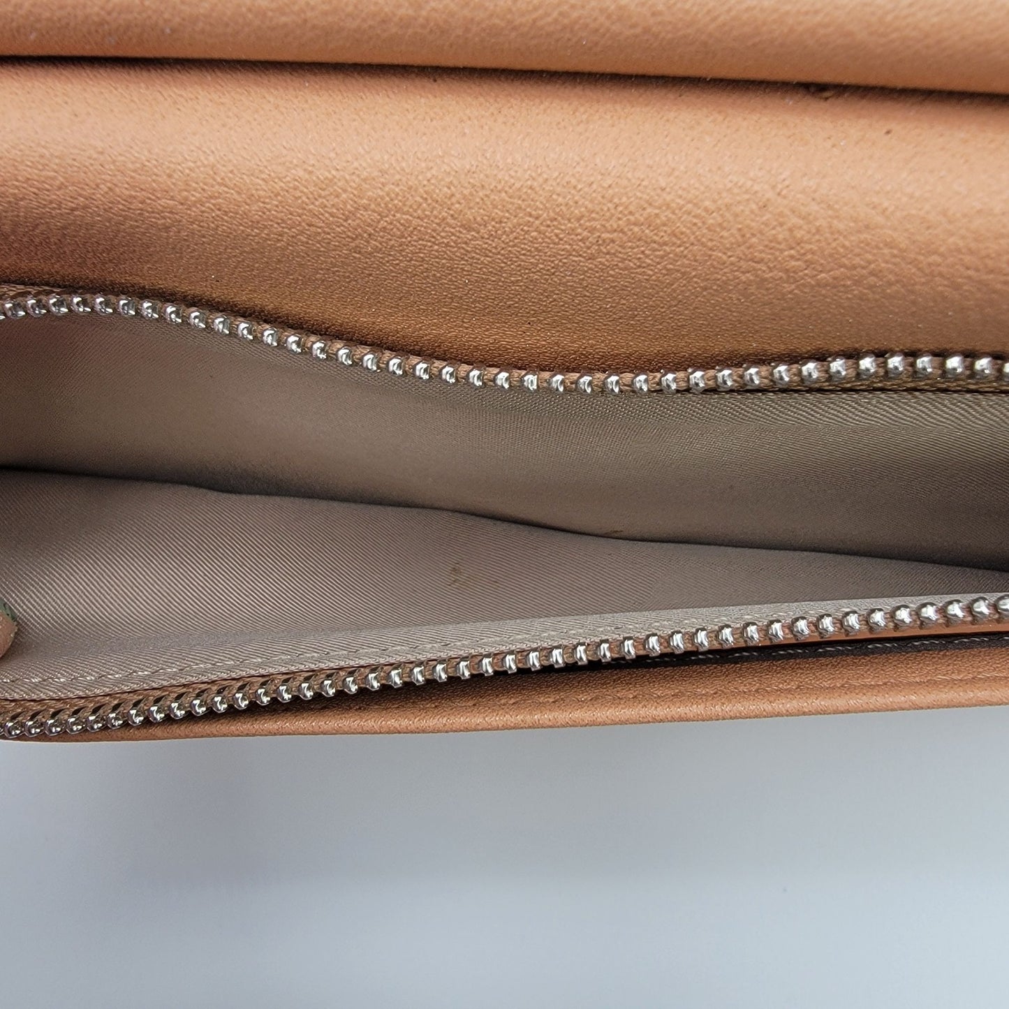 Cork Tri-Fold Organizer Wallet Wristlet